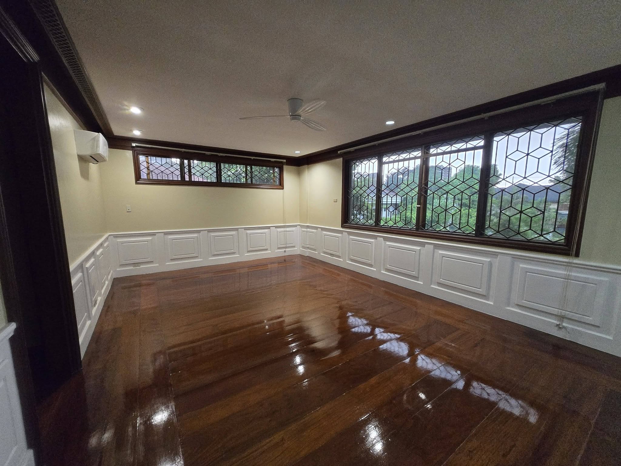Attractive4-BedroomHouseandLotforLeaseinCorinthiansGarden,QuezonCity-16.jpg