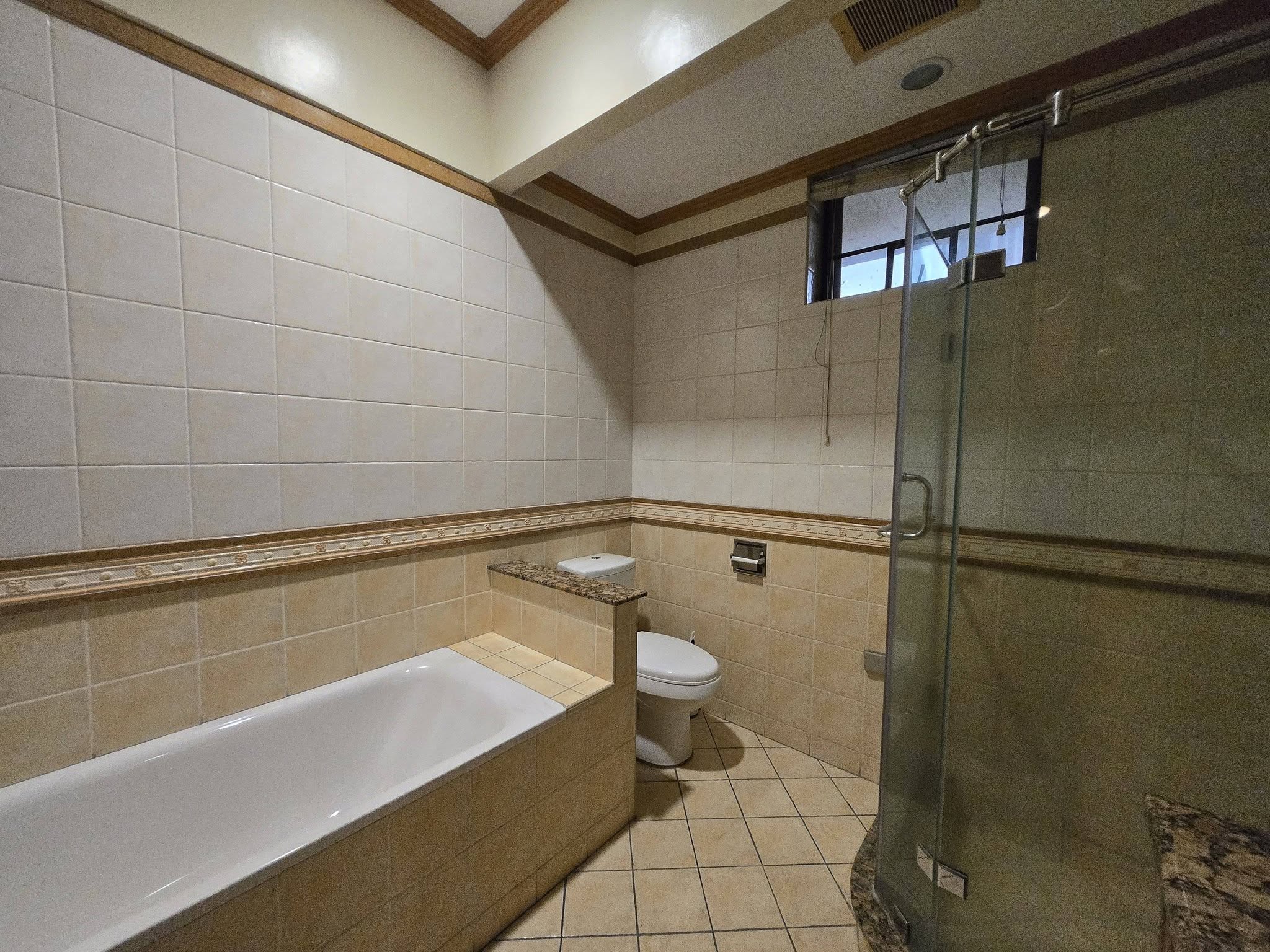 Attractive4-BedroomHouseandLotforLeaseinCorinthiansGarden,QuezonCity-18.jpg