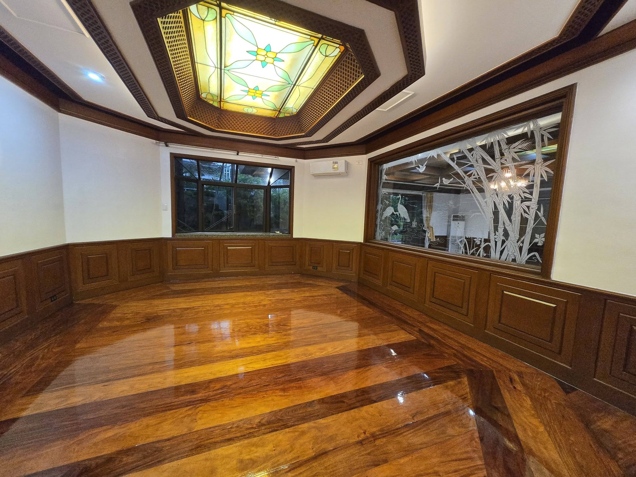 Attractive4-BedroomHouseandLotforLeaseinCorinthiansGarden,QuezonCity-11.jpg