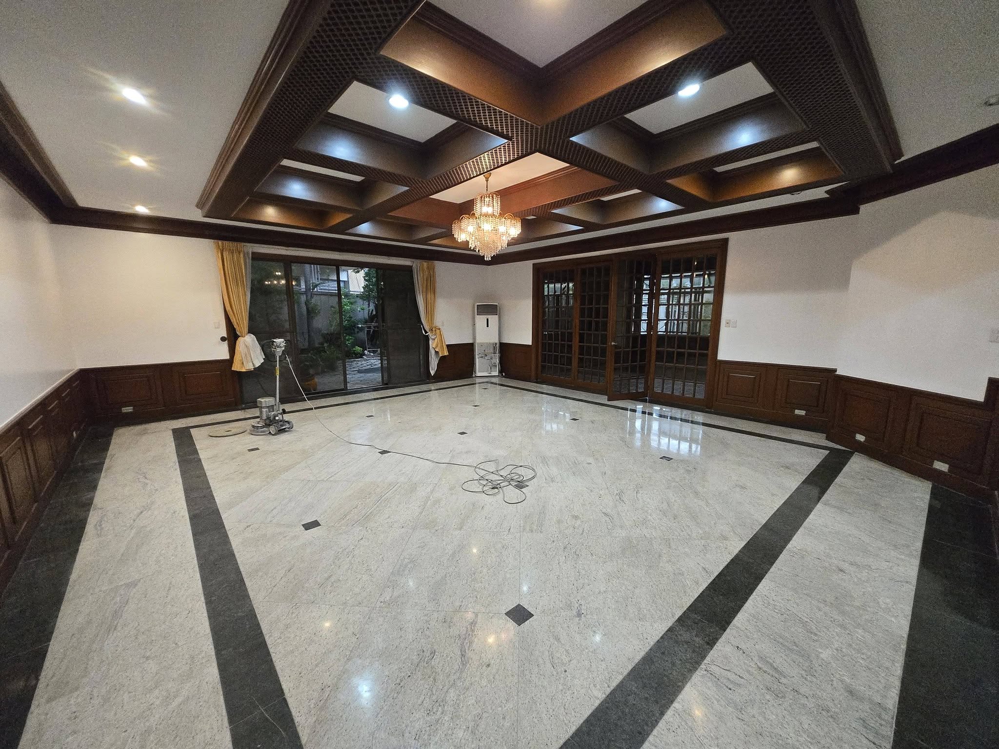 Attractive4-BedroomHouseandLotforLeaseinCorinthiansGarden,QuezonCity-8.jpg