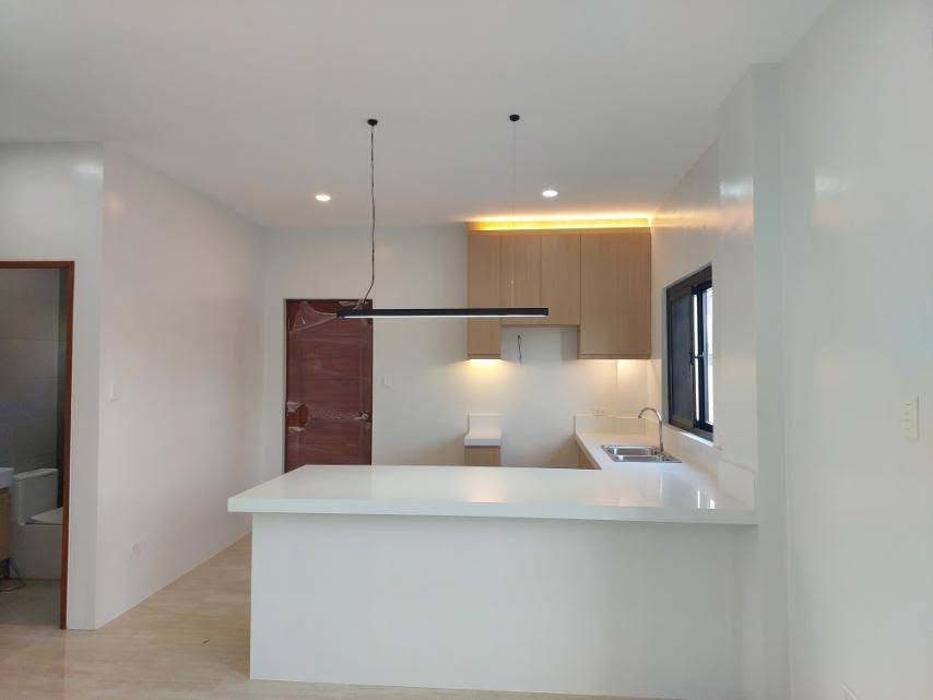 Captivating4-BedroomHouseandLotforSaleatTheSonomaResidences,SantaRosa,Laguna-5.jpg