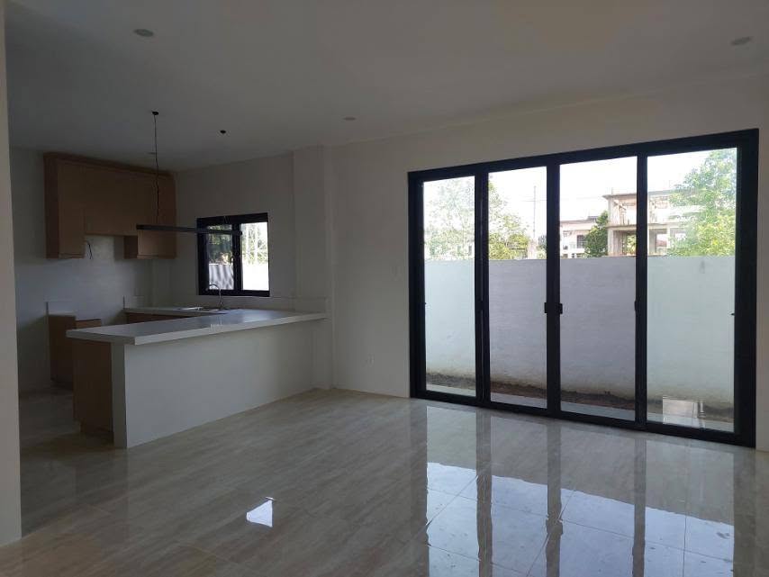 Captivating4-BedroomHouseandLotforSaleatTheSonomaResidences,SantaRosa,Laguna-7.jpg