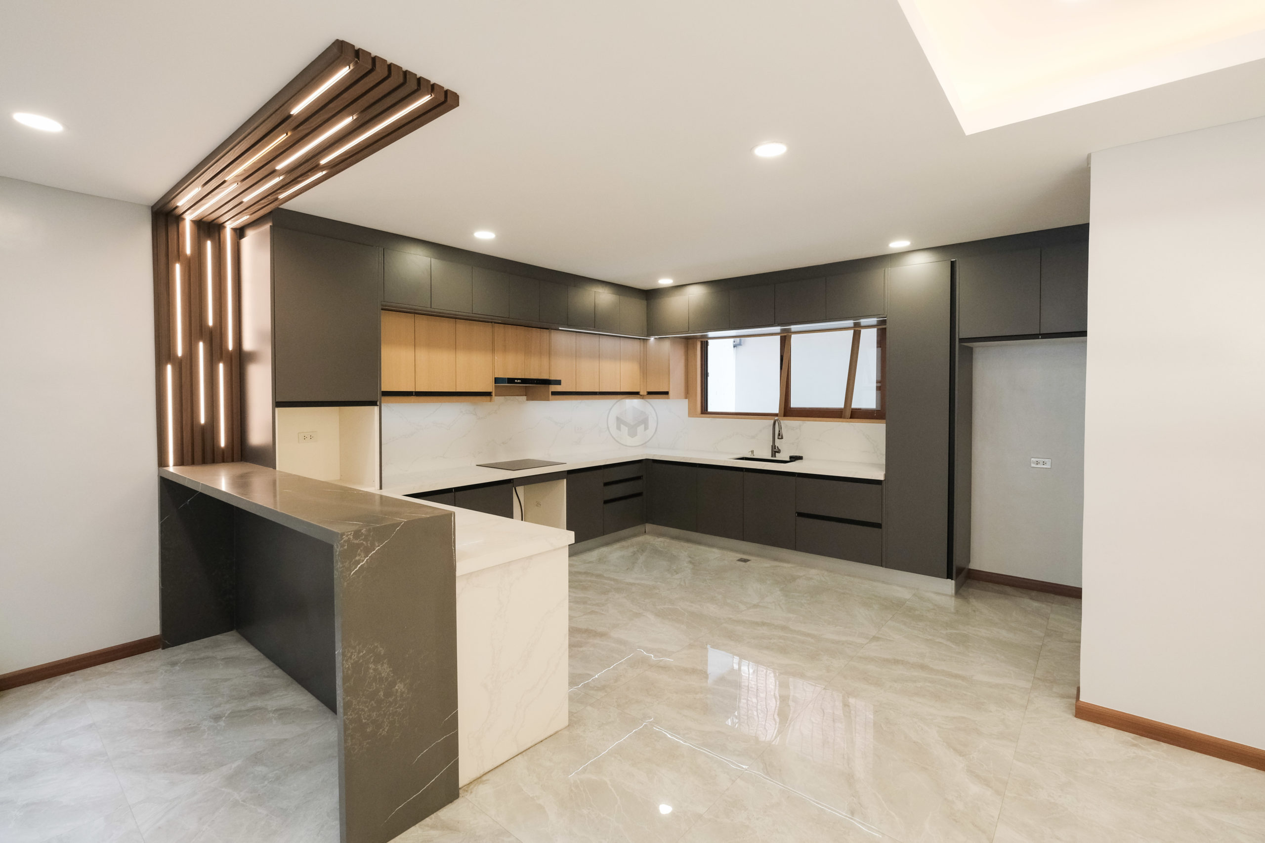 Enchanting5-BedroomTownhouseforSaleinLittleBaguio,SanJuanCity-4.jpg