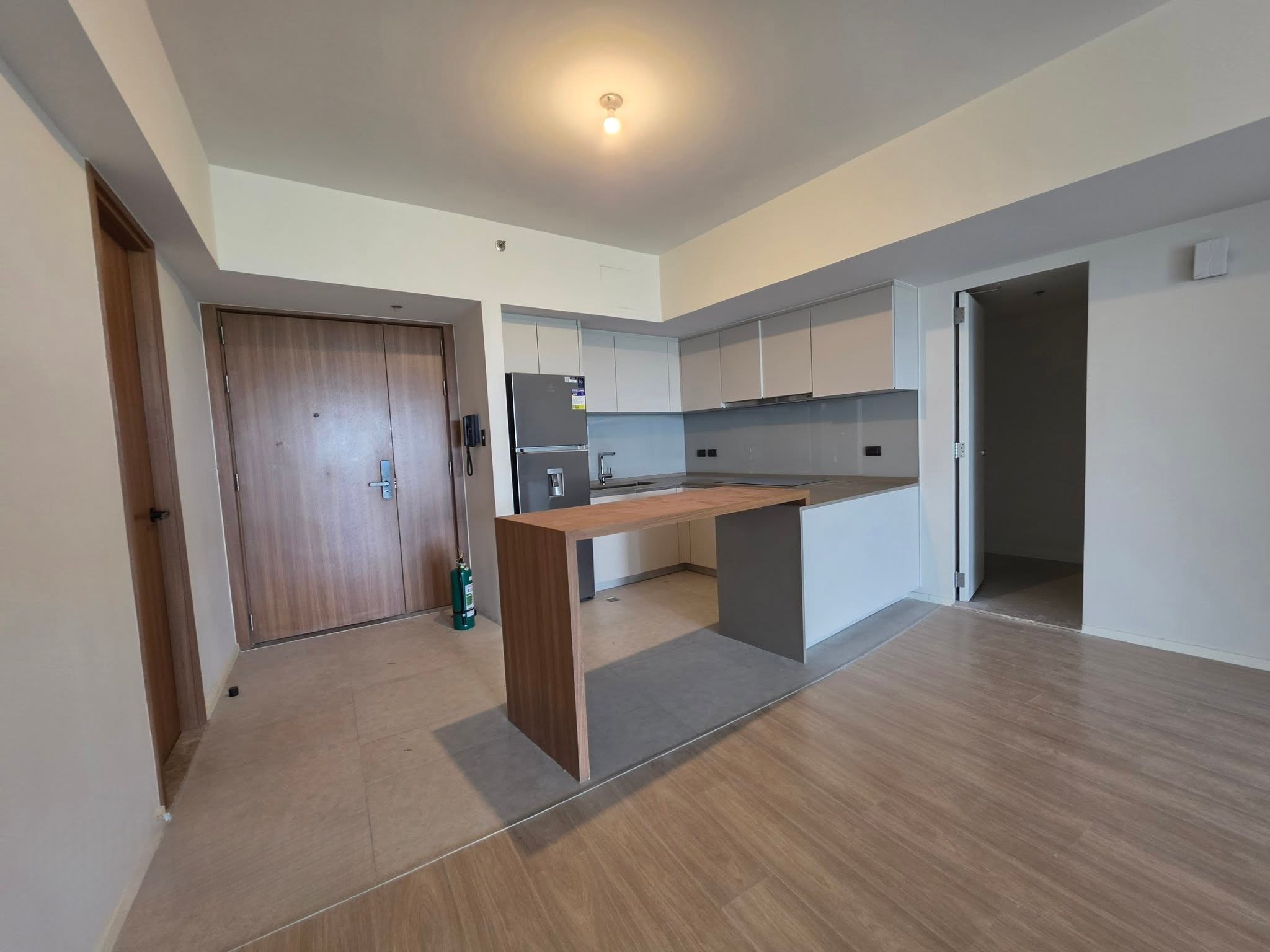 Dazzling2-BedroomCondoUnitforSaleatShangResidences,WackWack,Mandaluyong-1.jpg