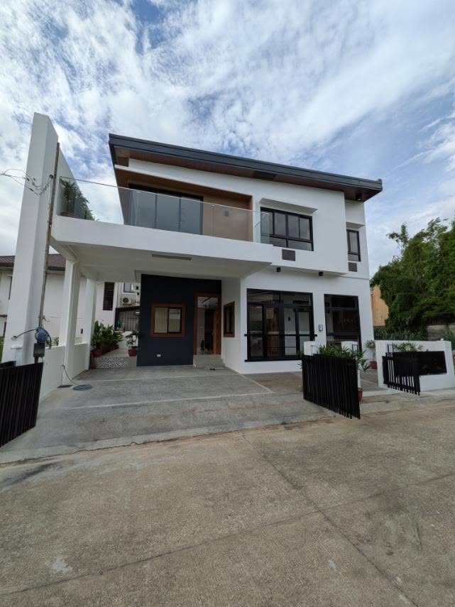 6-BedroomHouseandLotforSaleinFilinvestEast,Cainta,Rizal-1.jpg