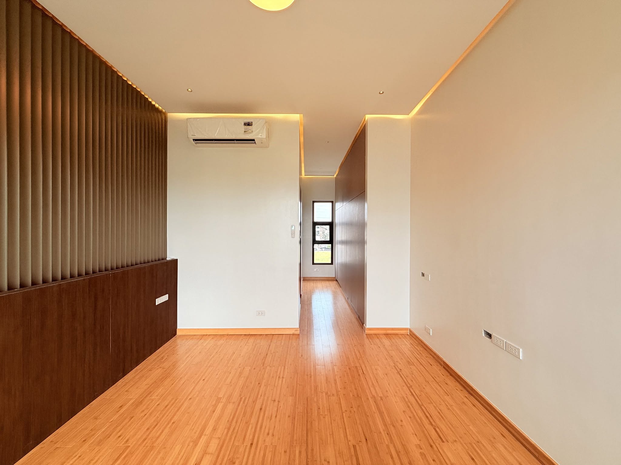 4-BedroomHouseandLotforSaleatTheSonomaResidences,Sta.Rosa,Laguna-14.jpg