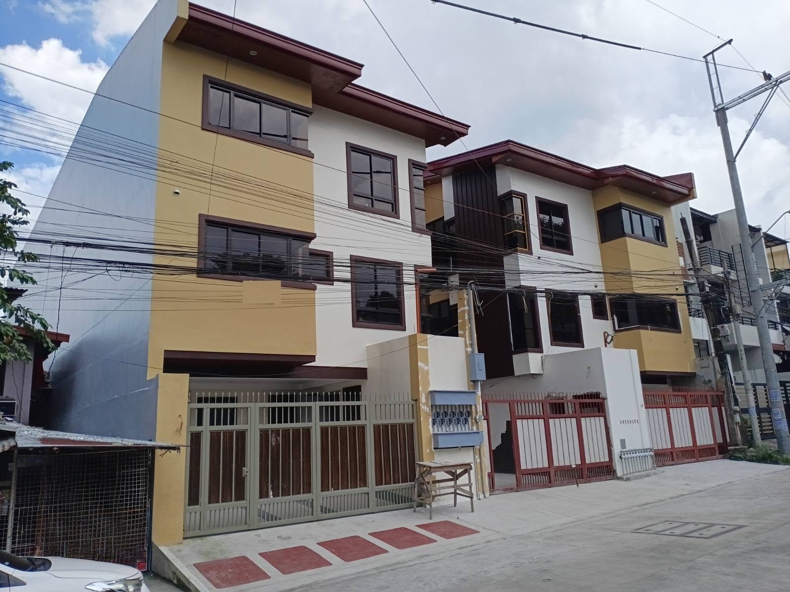 3-BedroomTownhouseforSaleinWestFairview,QuezonCity-1.jpg