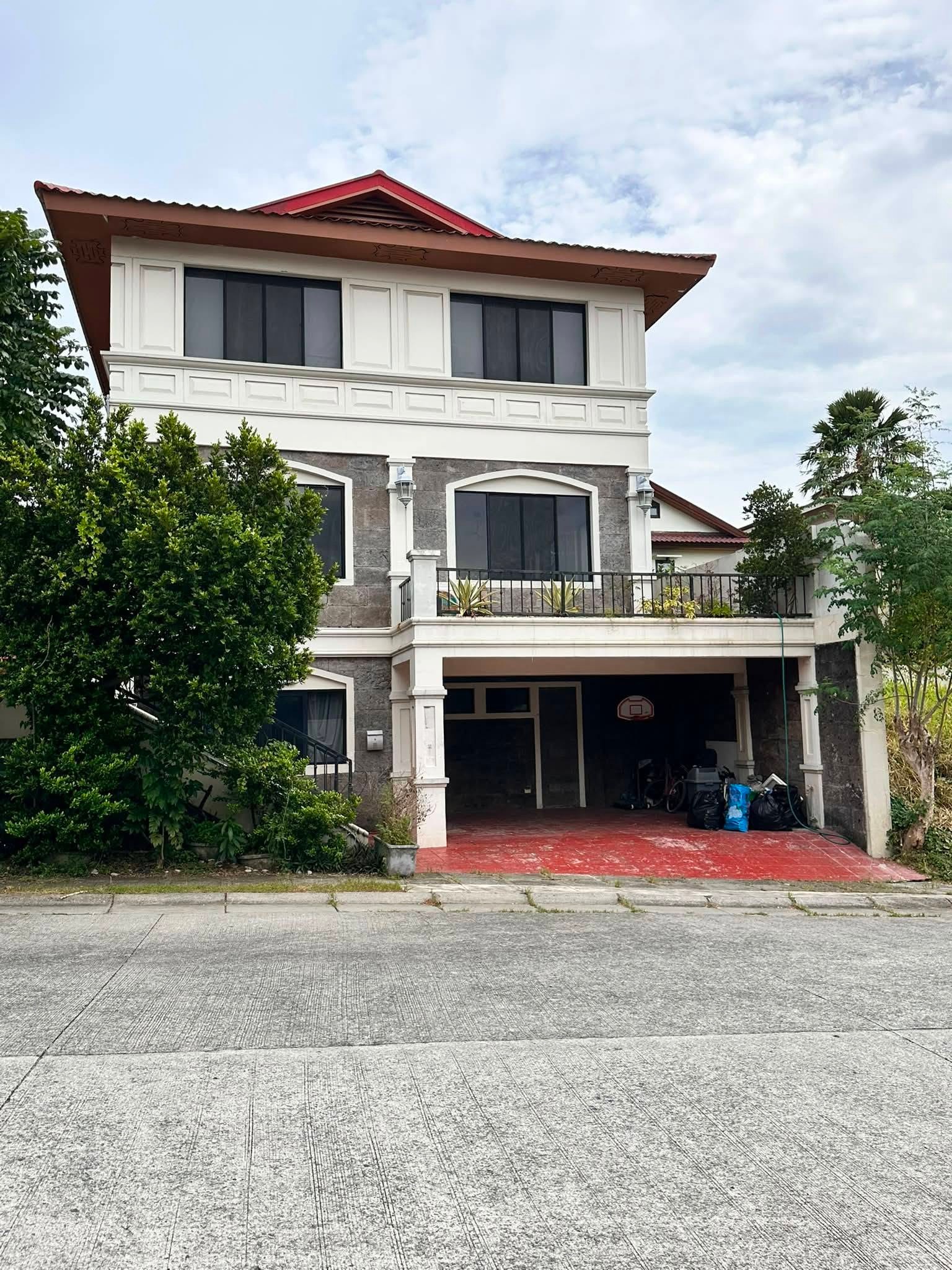 4-BedroomHouseandLotforSaleinVerdanaHomes,Bacoor,Cavite-1.jpg