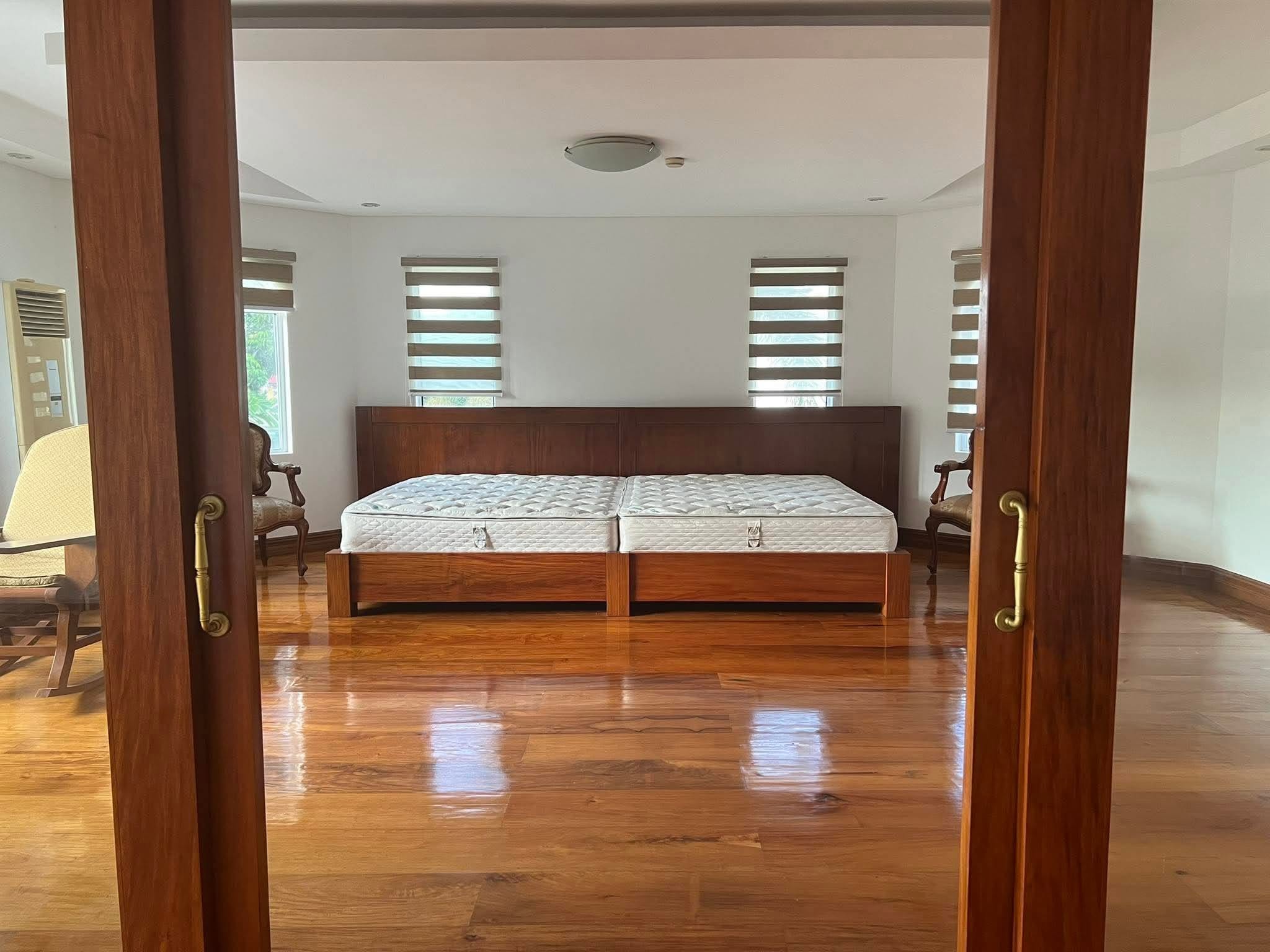 5-BedroomHouseandLotforLeaseinAlabangHills,Muntinlupa-9.jpg