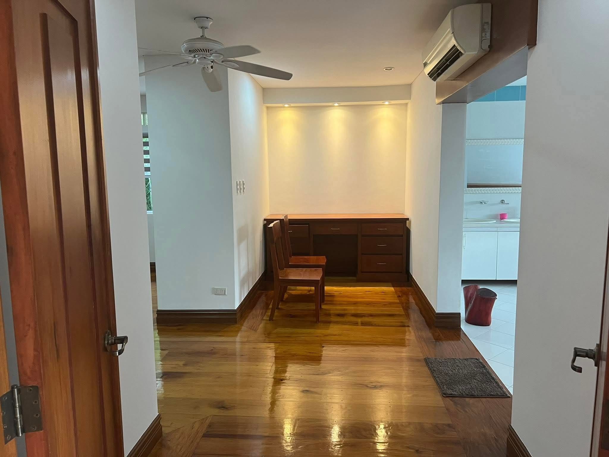5-BedroomHouseandLotforLeaseinAlabangHills,Muntinlupa-14.jpg