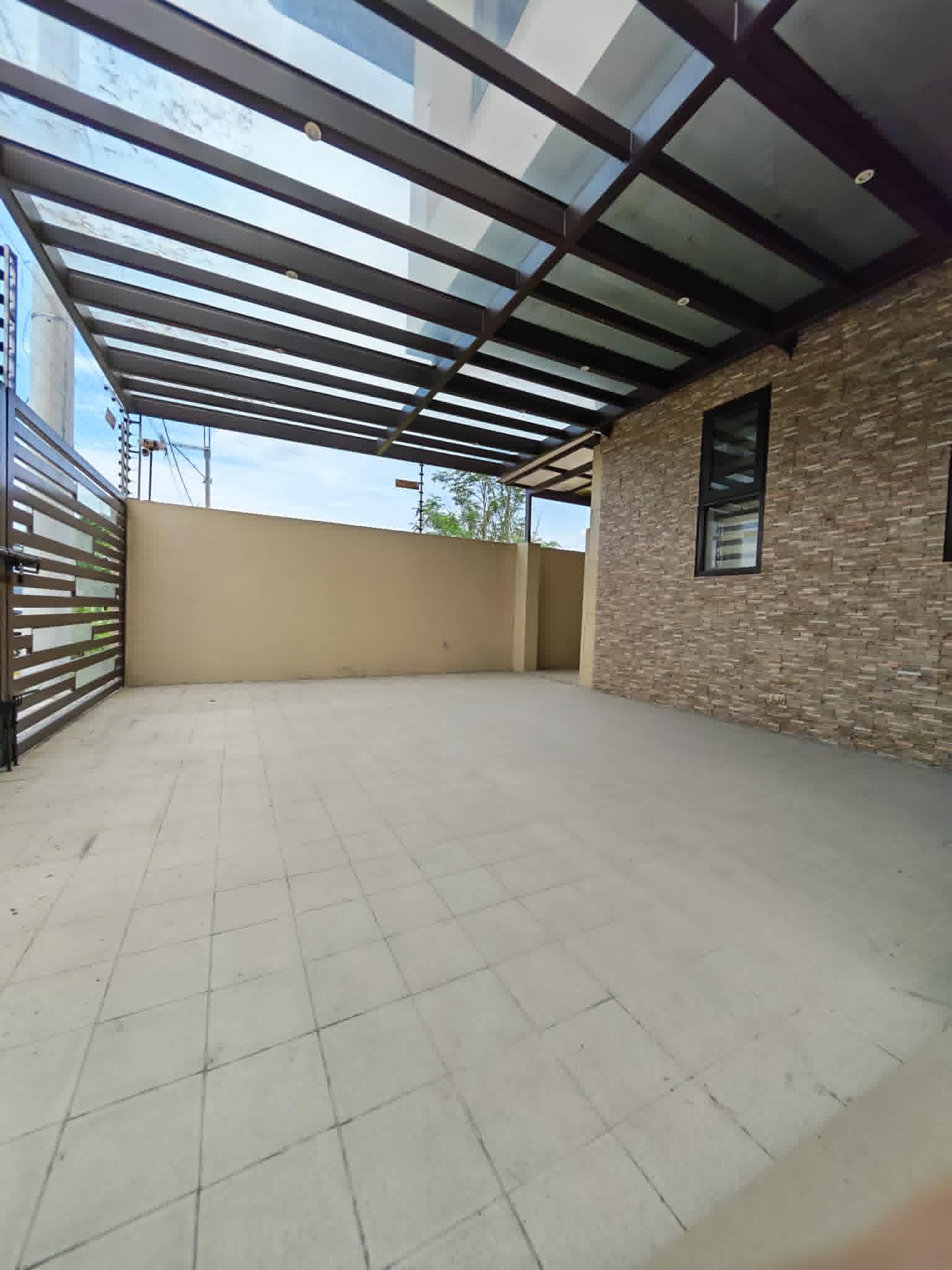 4-BedroomHouseandLotforSaleinBrittanySubdivision,Fairview,QuezonCity-4.jpg