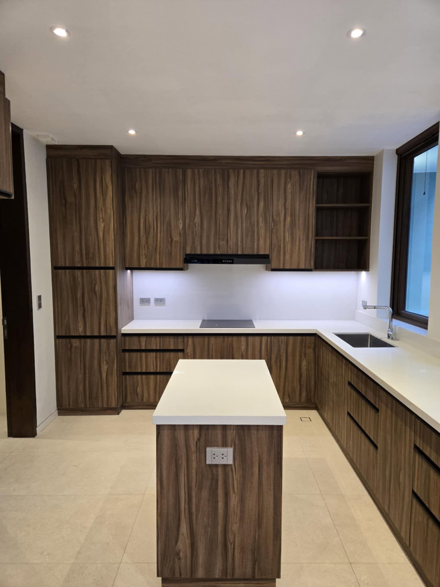 Stately4-BedroomHouseandLotforLeaseinMckinleyHillVillage,TaguigCity-3.jpg