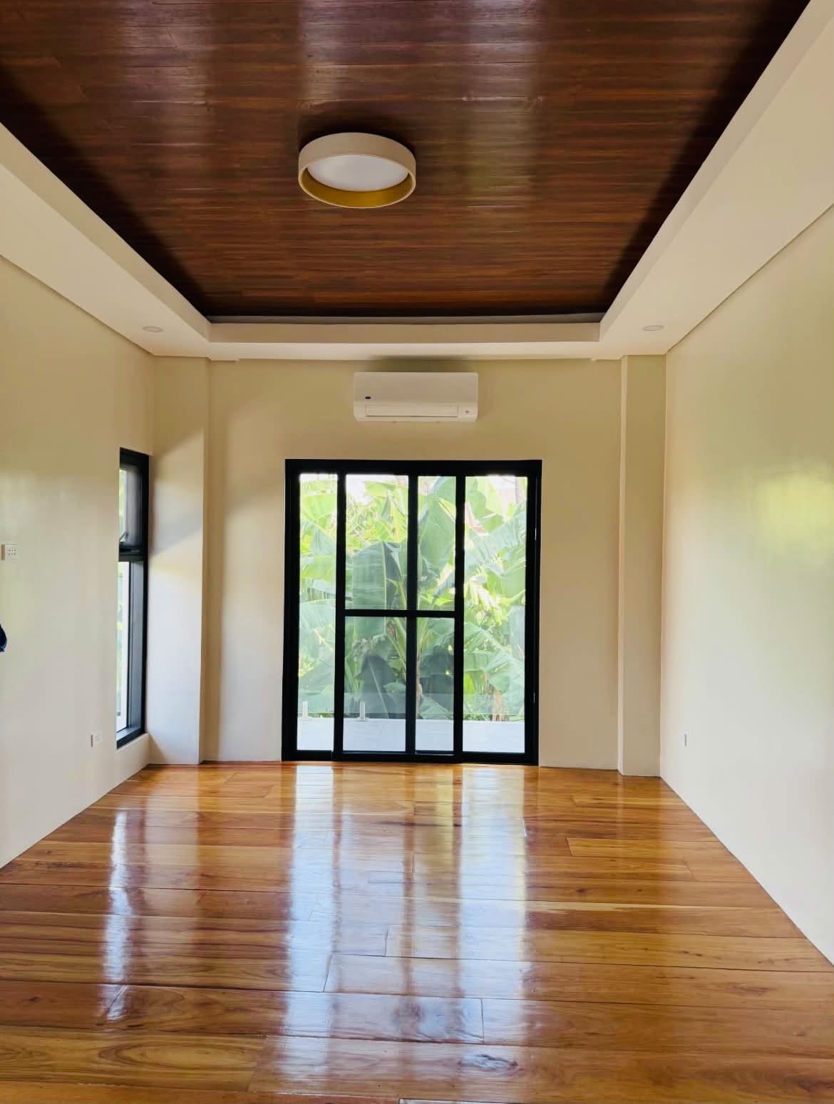Splendid4-BedroomHouseandLotforSaleinNorthFairview,QuezonCity-10.jpg