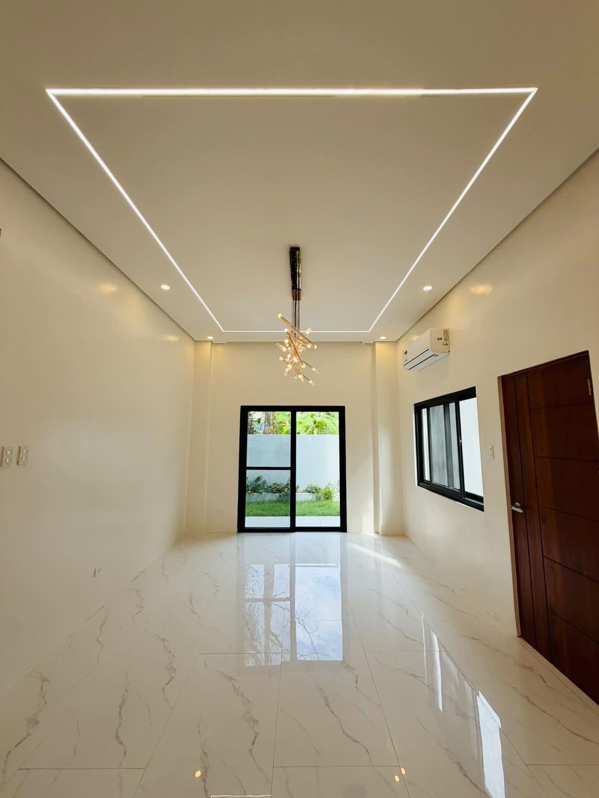 Splendid4-BedroomHouseandLotforSaleinNorthFairview,QuezonCity-6.jpg