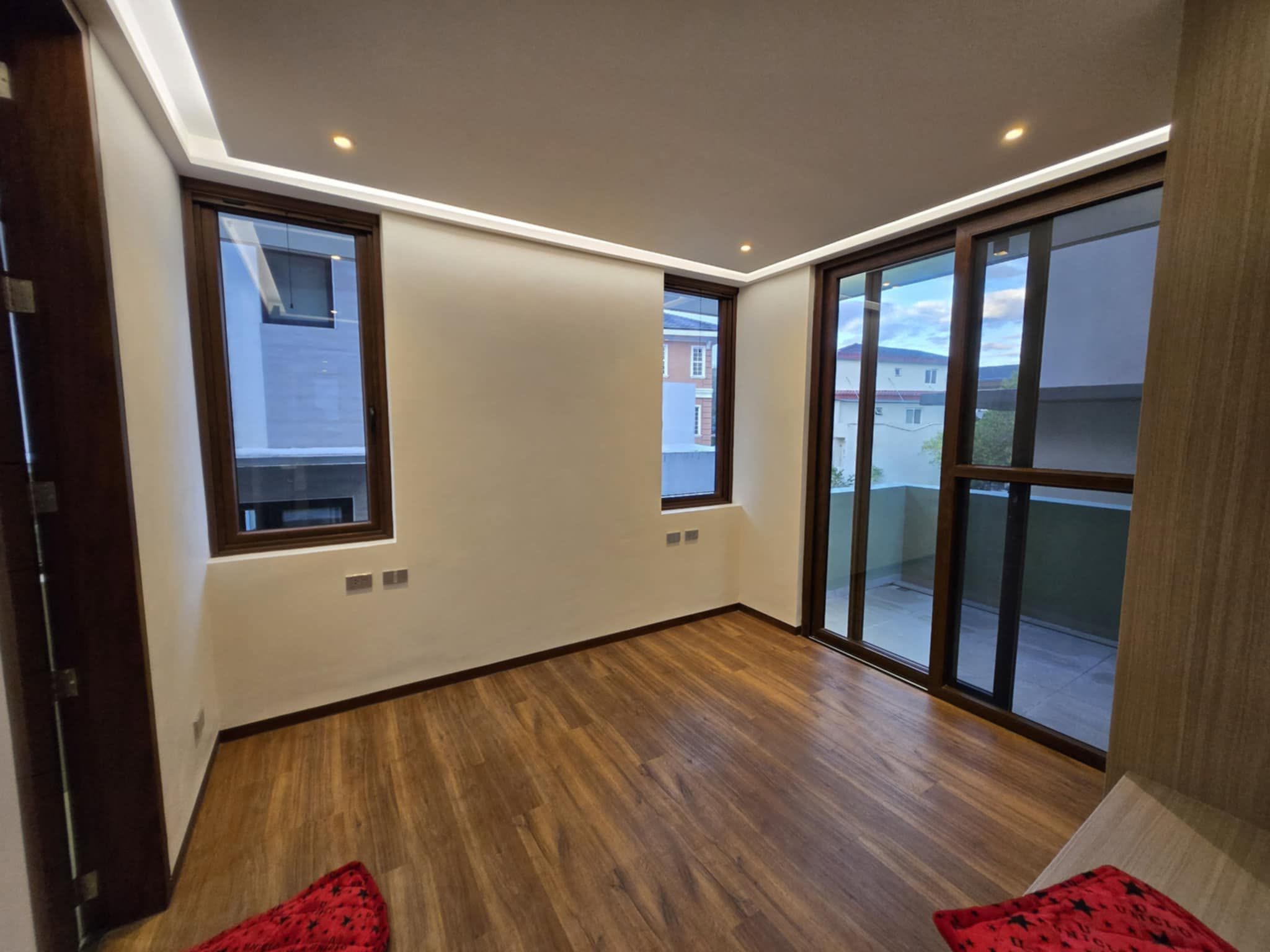 Stately4-BedroomHouseandLotforLeaseinMckinleyHillVillage,TaguigCity-14.jpg