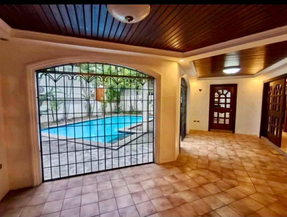 Notable5-BedroomHouseandLotforSaleinAlabangHills,Muntinlupa-9.jpg