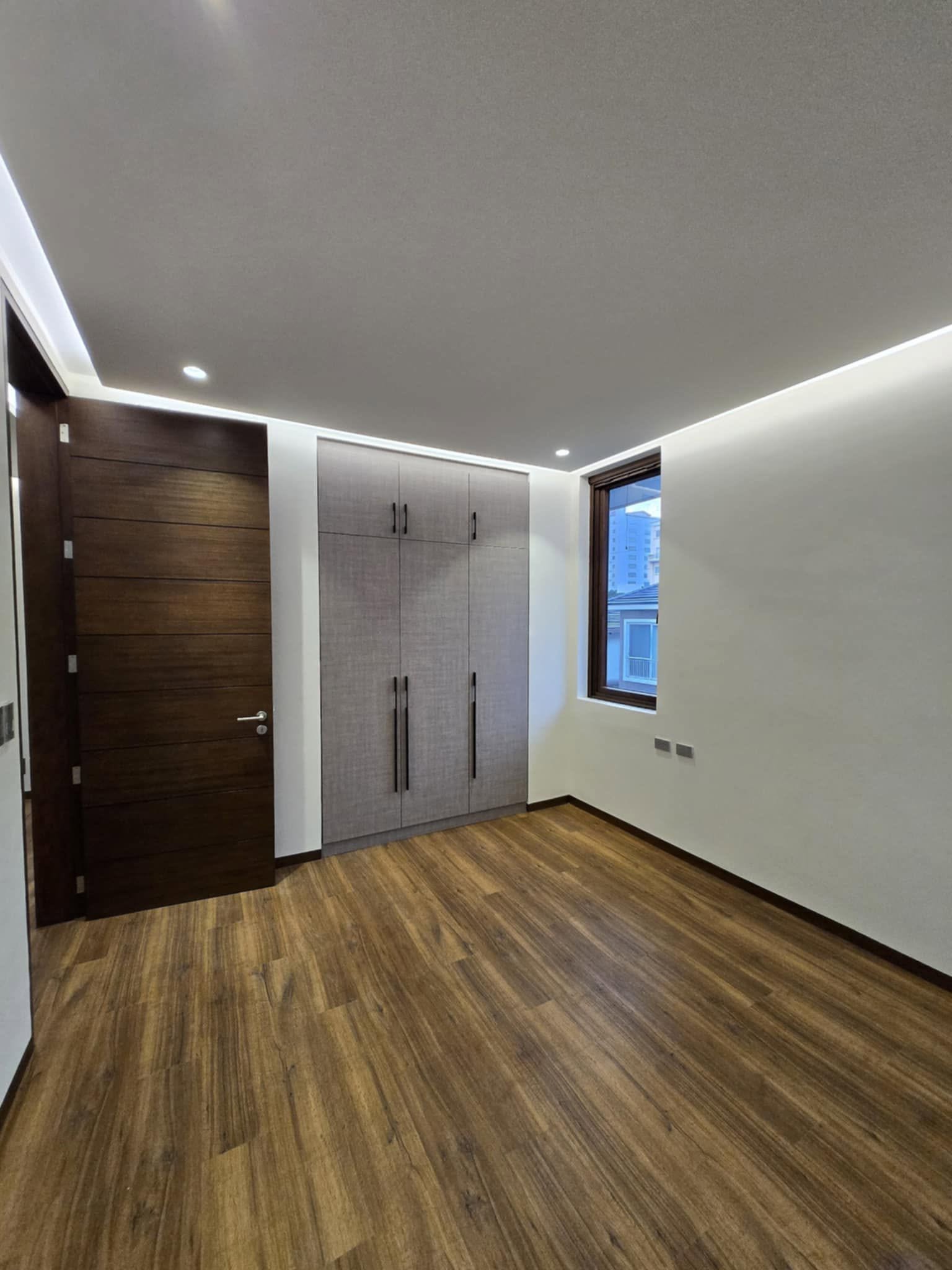 Stately4-BedroomHouseandLotforLeaseinMckinleyHillVillage,TaguigCity-12.jpg