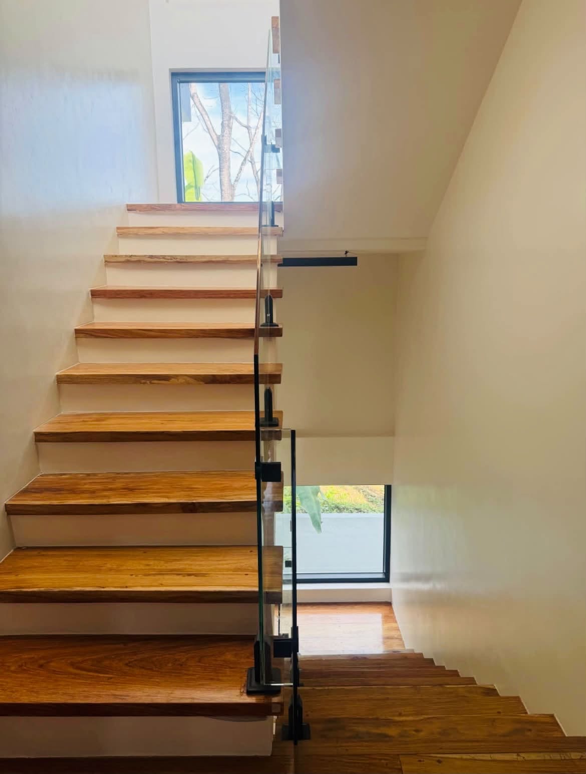 Splendid4-BedroomHouseandLotforSaleinNorthFairview,QuezonCity-12.jpg