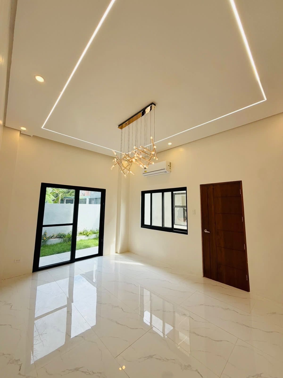 Splendid4-BedroomHouseandLotforSaleinNorthFairview,QuezonCity-5.jpg
