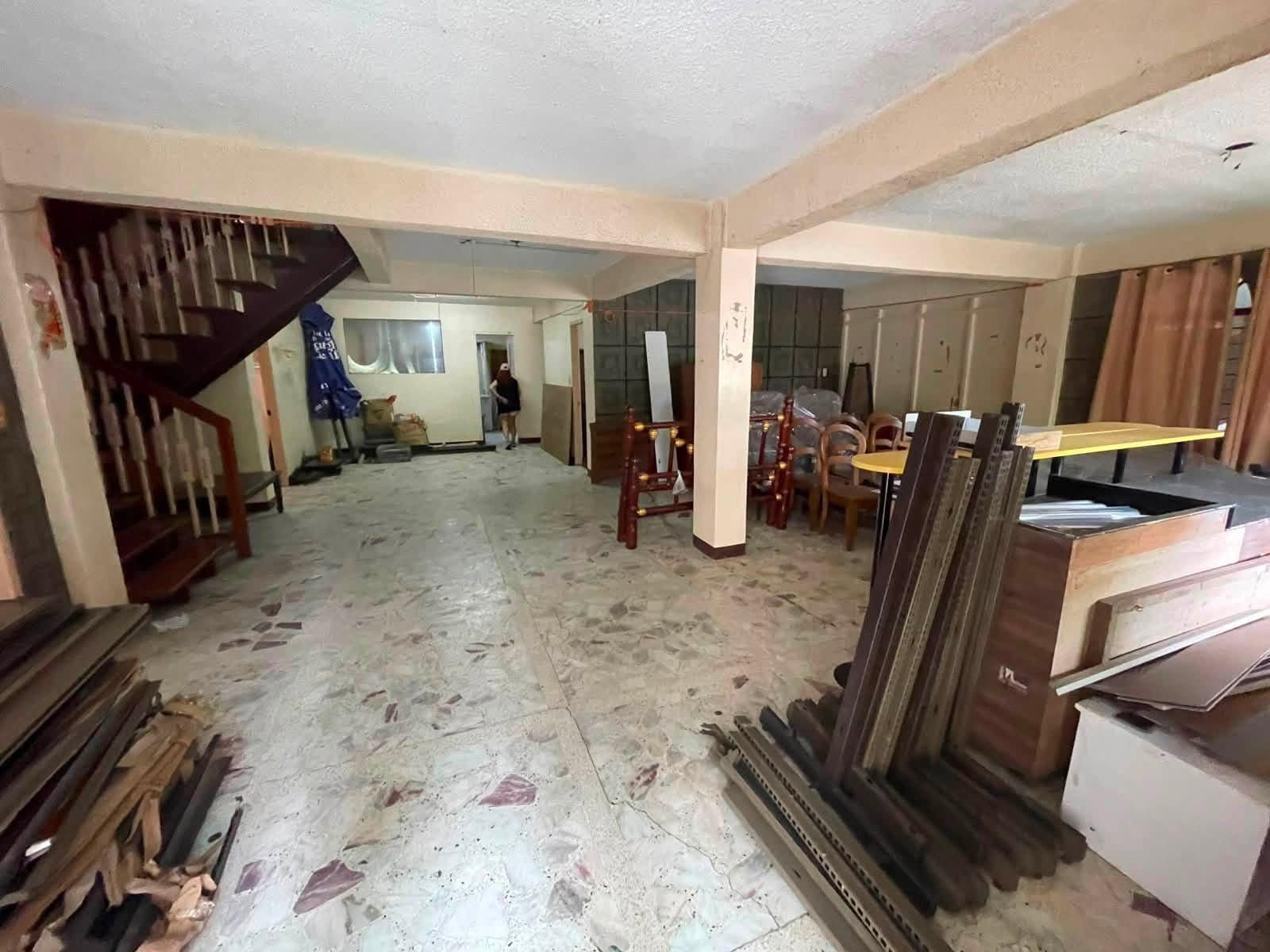 Spacious11-BedroomHouseandLotforSaleinAlabangHills,Muntinlupa-3.jpg