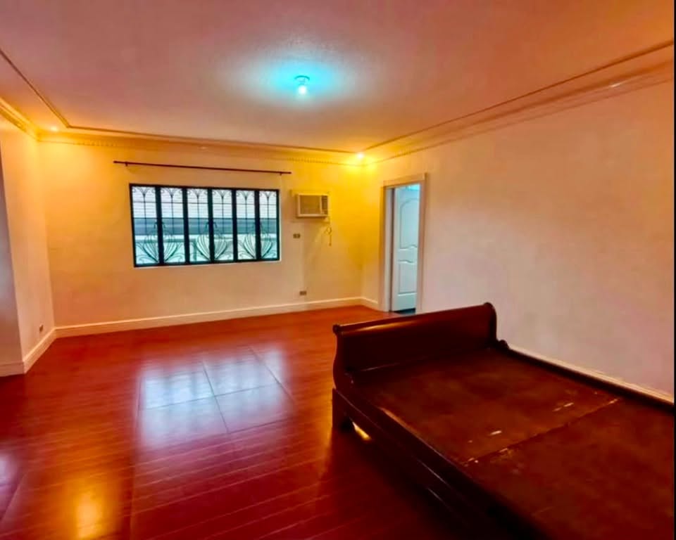 Notable5-BedroomHouseandLotforSaleinAlabangHills,Muntinlupa-7.jpg
