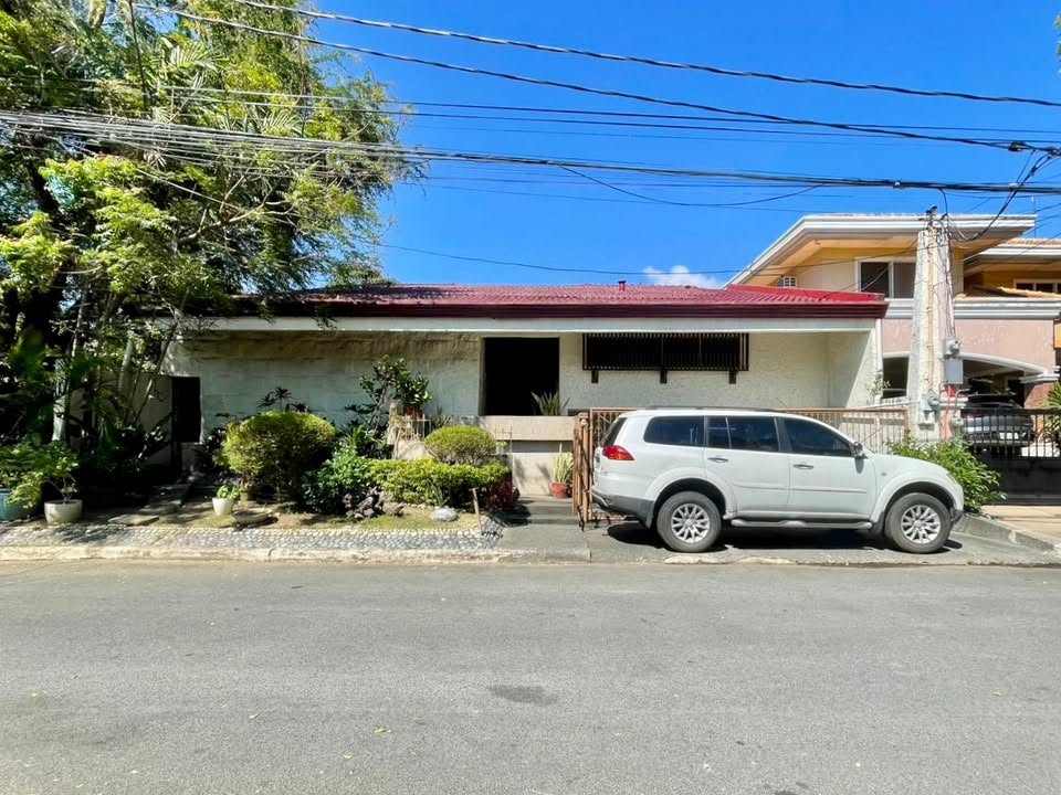 IncomeGenerating4-BedroomHouseandLotforSaleinAlabangHills,Muntinlupa-1.jpg