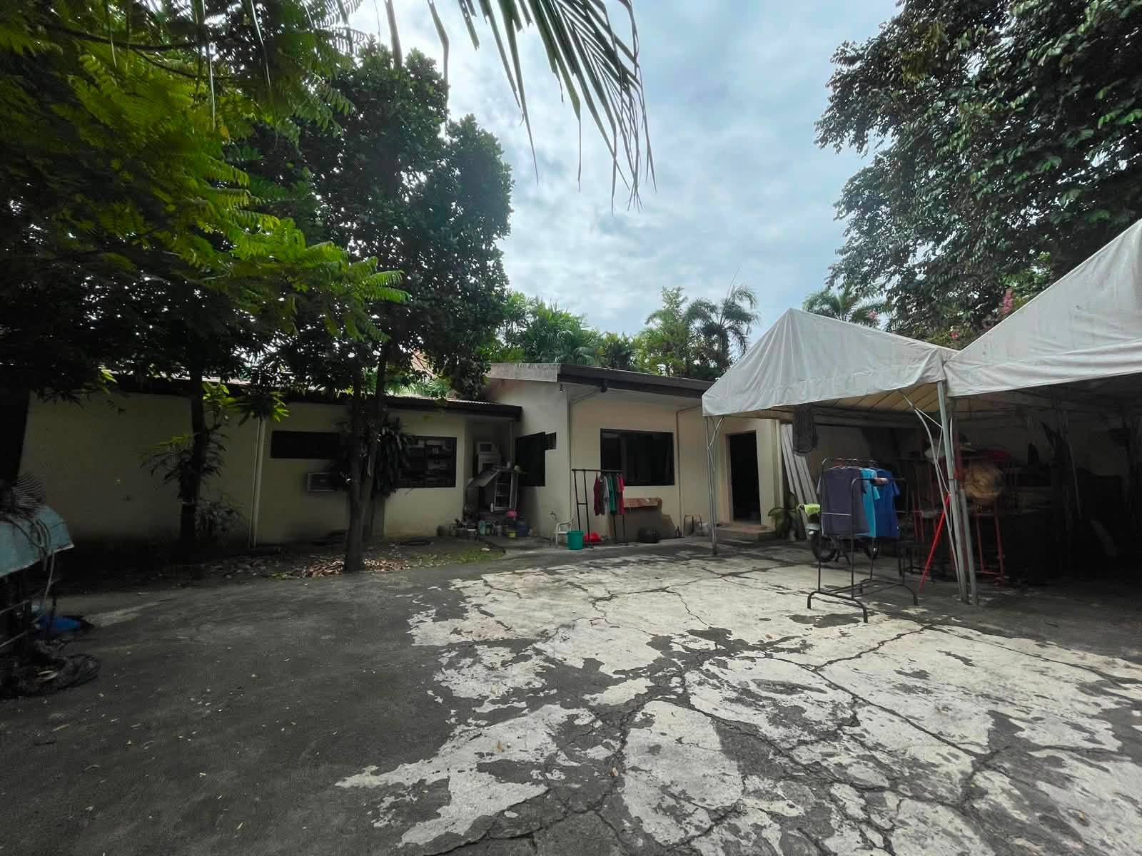 Spacious11-BedroomHouseandLotforSaleinAlabangHills,Muntinlupa-2.jpg