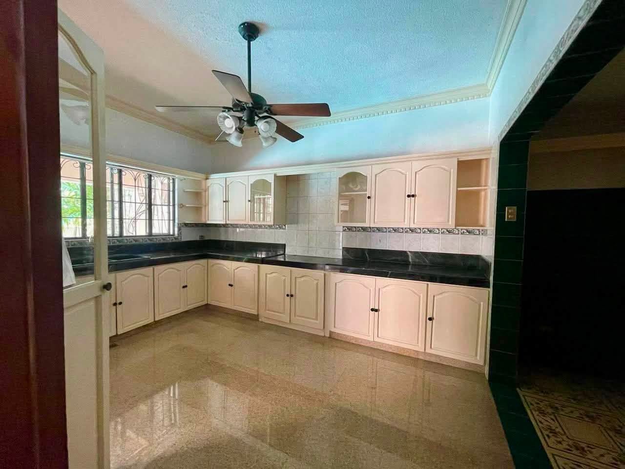 Notable5-BedroomHouseandLotforSaleinAlabangHills,Muntinlupa-4.jpg