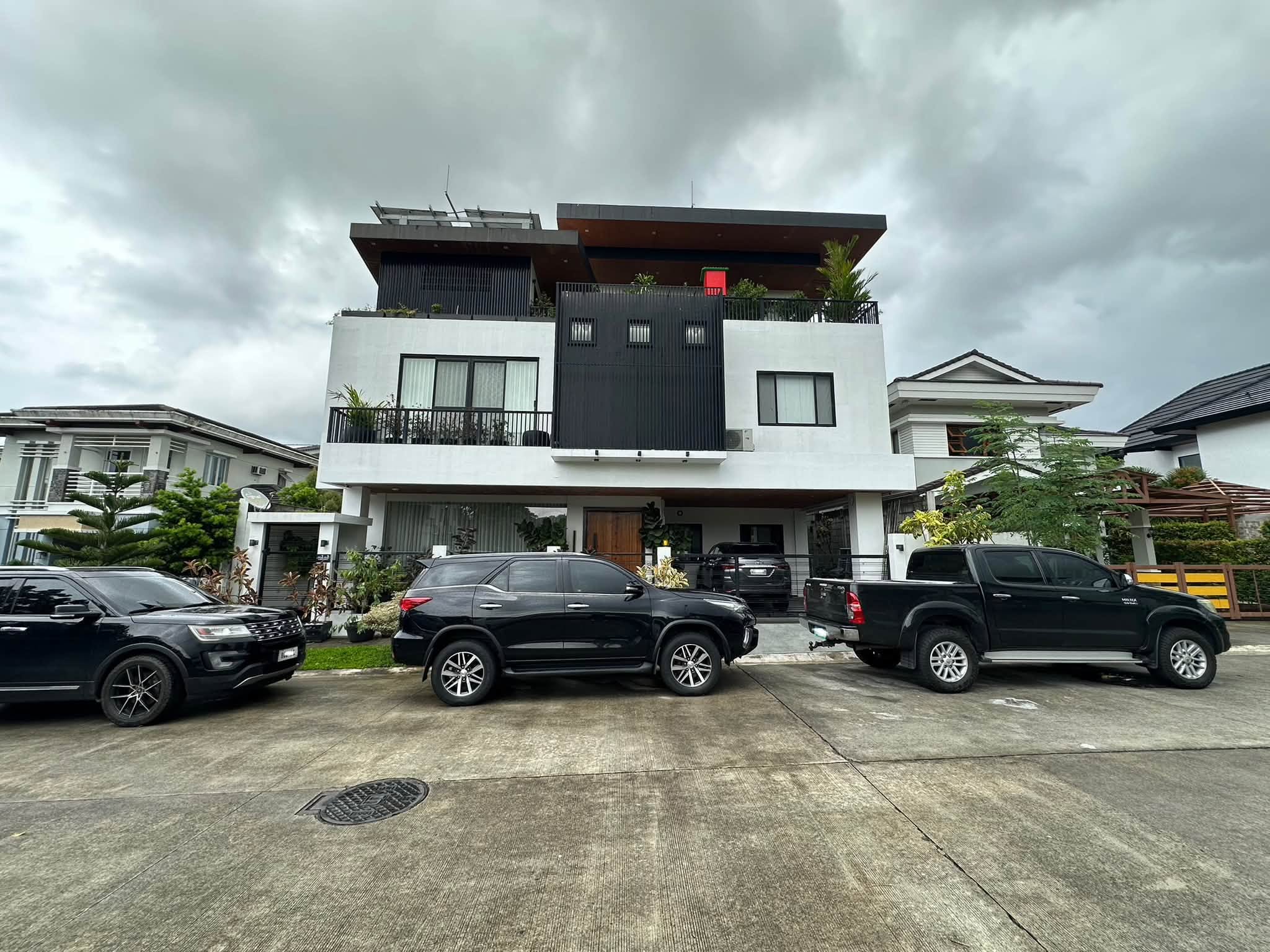8-BedroomHouseandLotforSaleinSouthForbes,Silang,Cavite-1.jpg