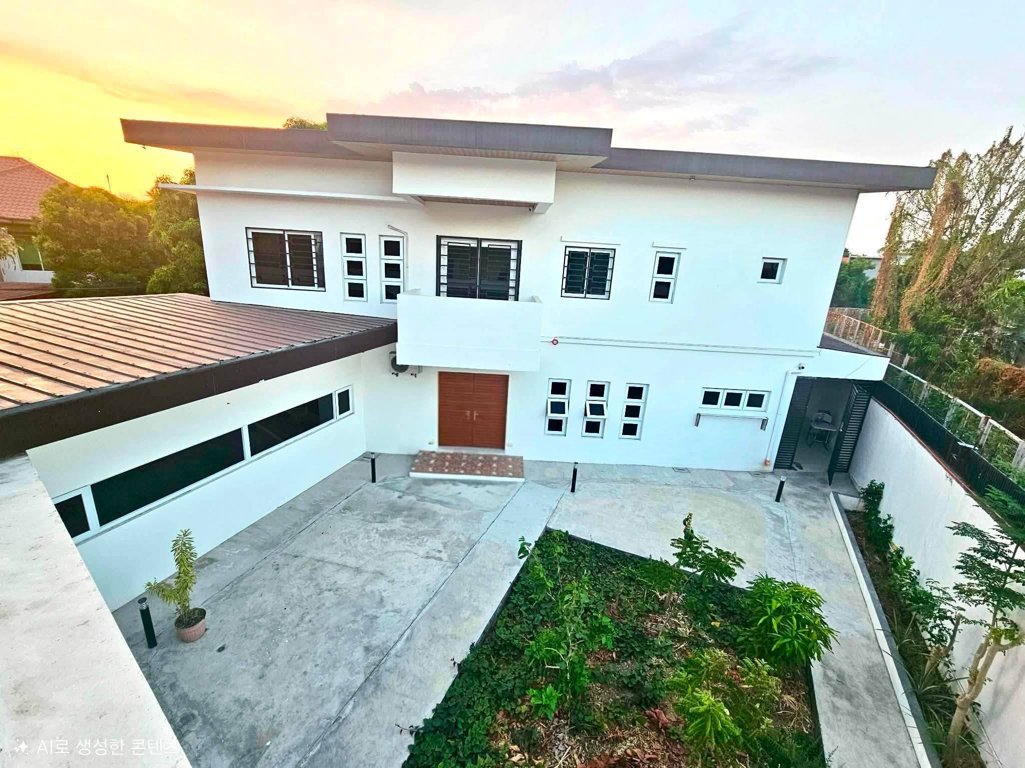 8-BedroomsHouseandLotforSaleinMarceloGreenVillage,Parañaque-4.jpg