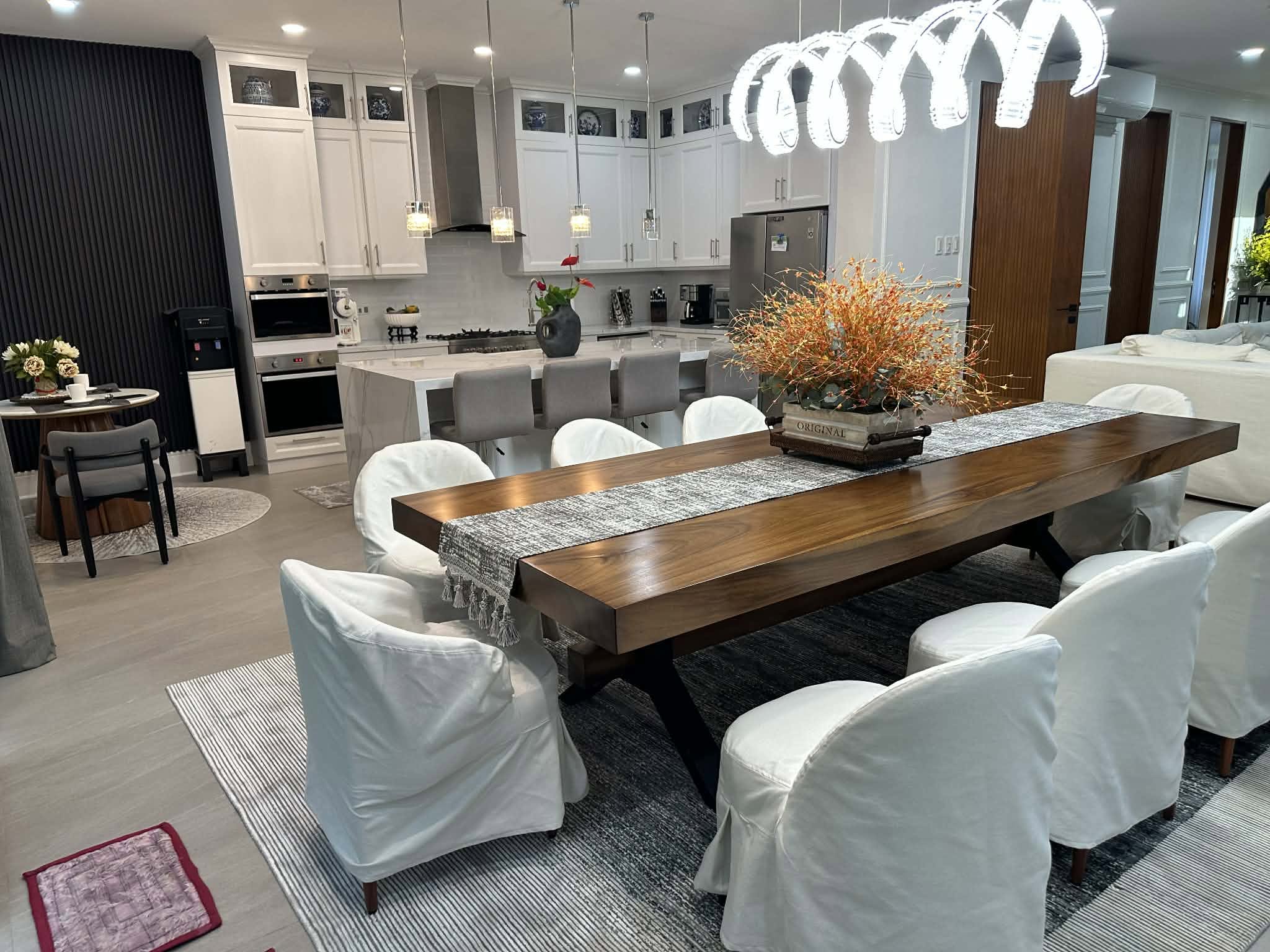4-BedroomHouseandLotforSaleinLagunaHills,Pansol,CalambaCityl-12.jpg