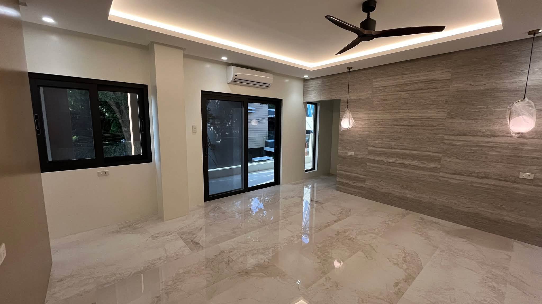 5-BedroomHouseandLotforSaleinSta.BarbaraRoyale,TandangSora,QuezonCity-7.jpg