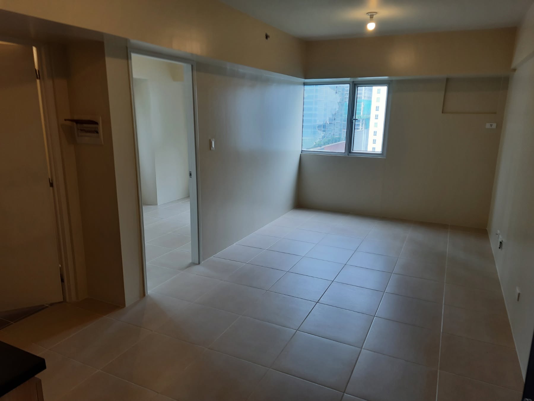 1-BedroomCondoUnitforSaleinAvidaTurf,BGC,Taguig-1.jpg