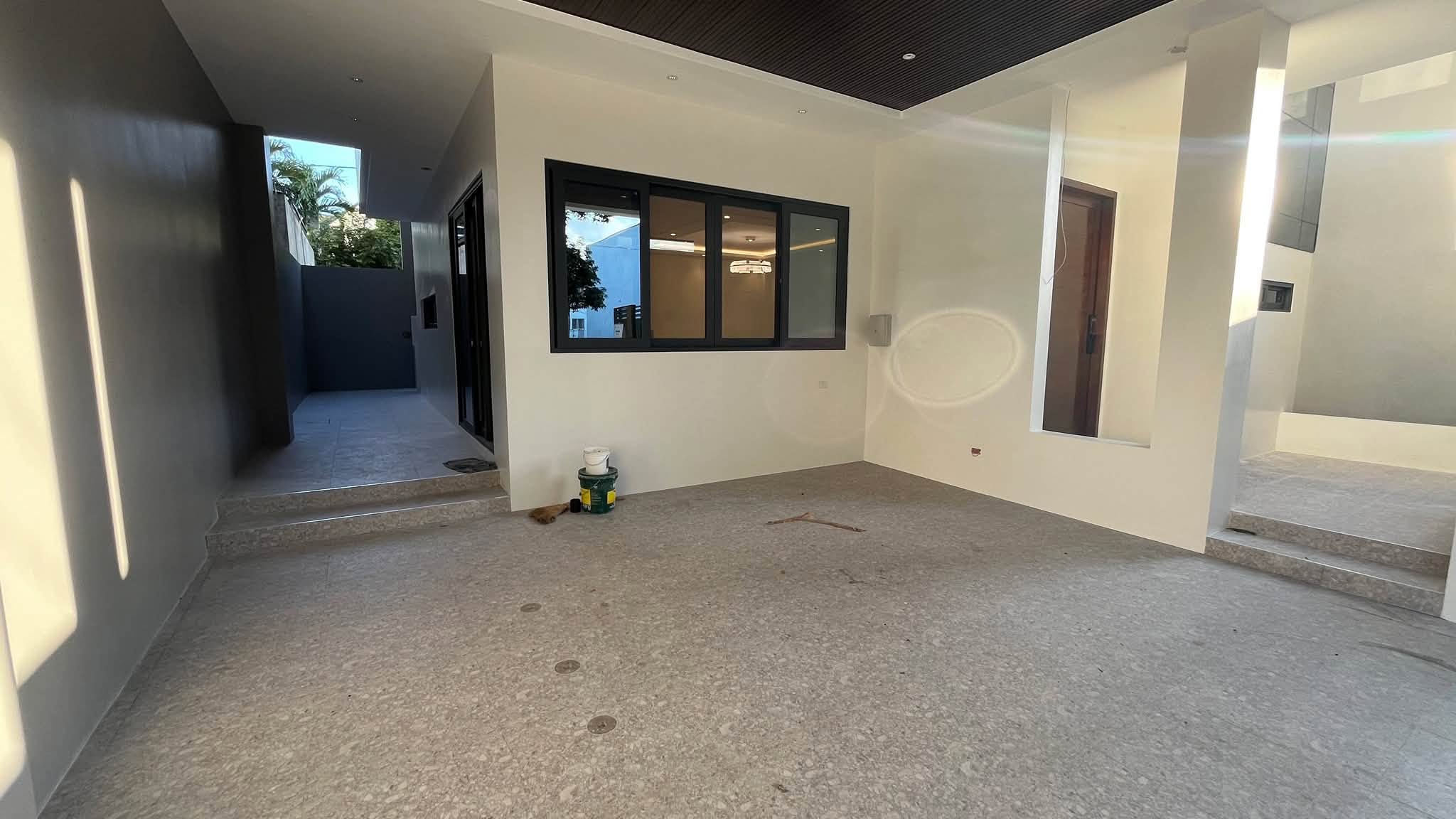 5-BedroomHouseandLotforSaleinSta.BarbaraRoyale,TandangSora,QuezonCity-2.jpg