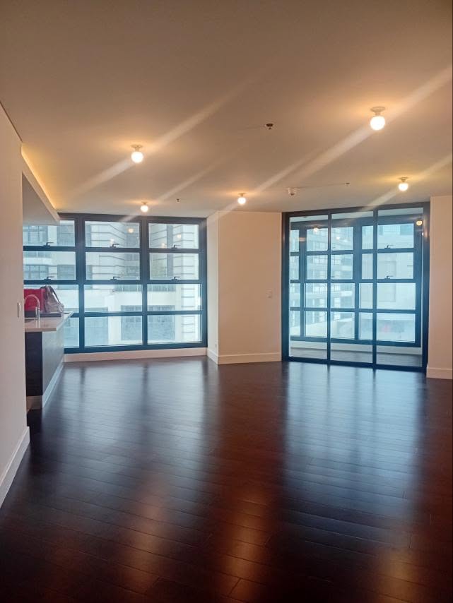 2-BedroomCondominumUnitforSaleinGardenTower,MakatiCity-1.jpg