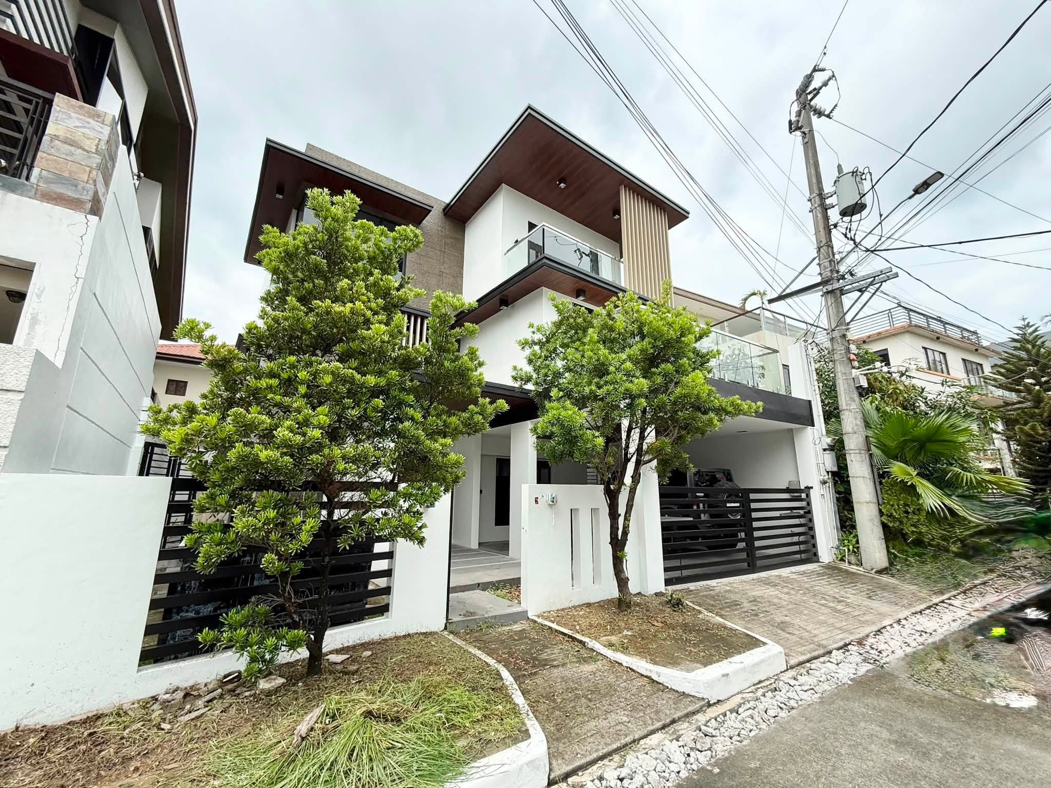 Pristine4-BedroomHouseandLotforSaleinAcropolisVillage,MandaluyongCity-1.jpg