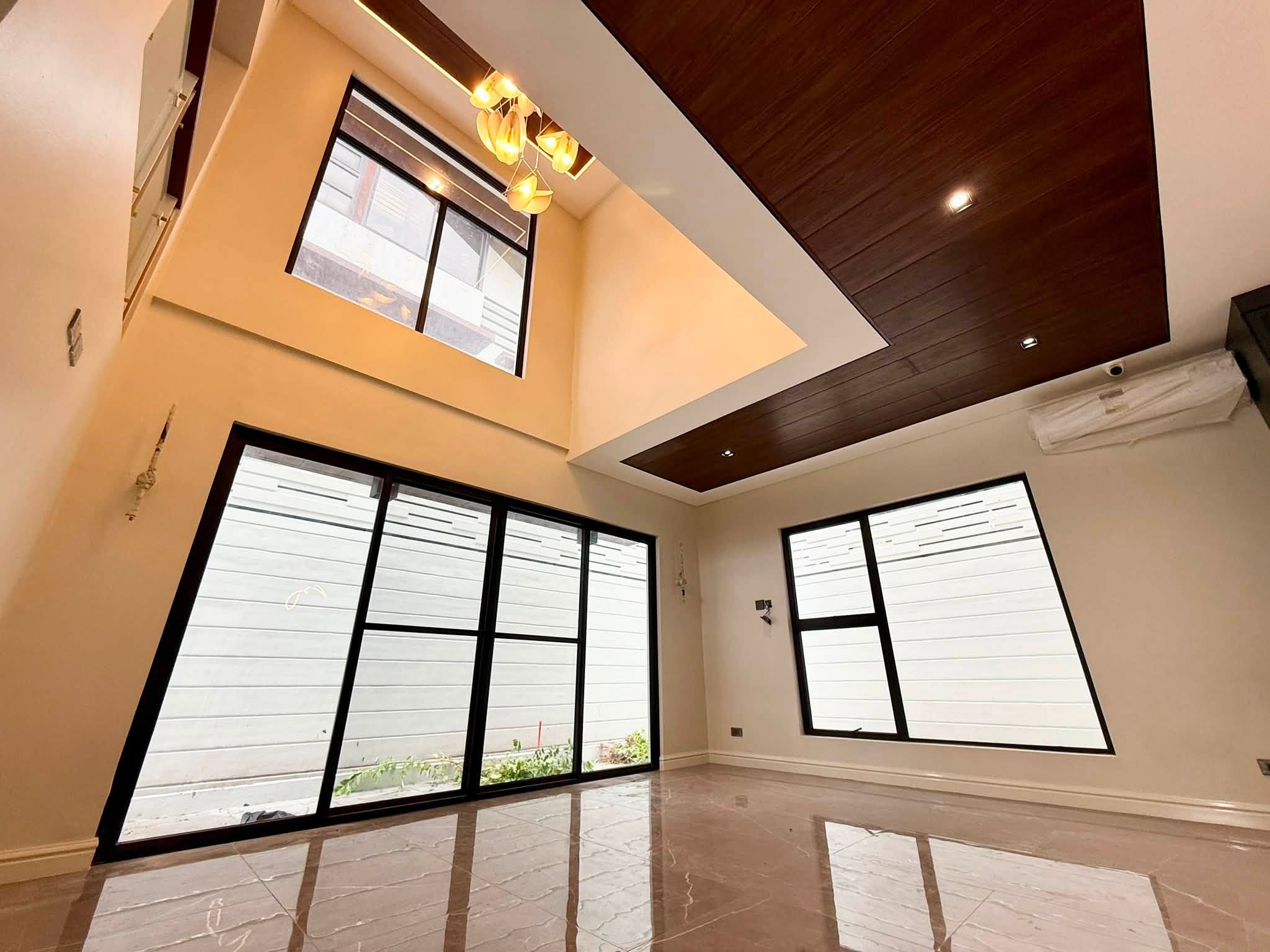 Pristine4-BedroomHouseandLotforSaleinAcropolisVillage,MandaluyongCity-3.jpg