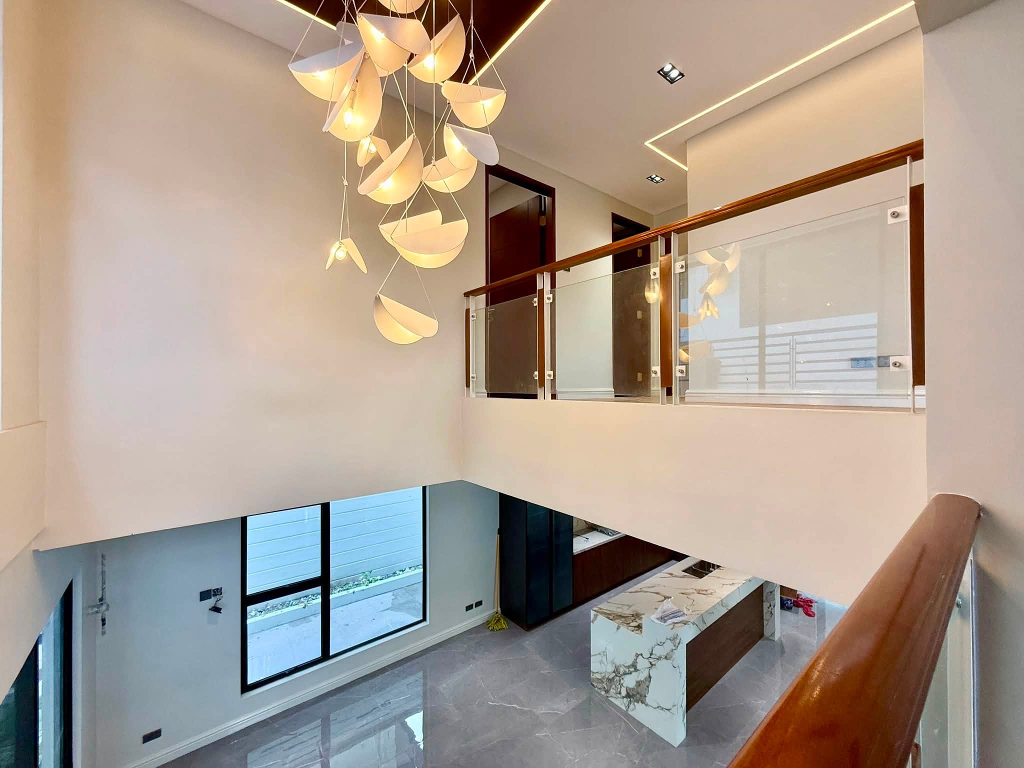Pristine4-BedroomHouseandLotforSaleinAcropolisVillage,MandaluyongCity-15.jpg