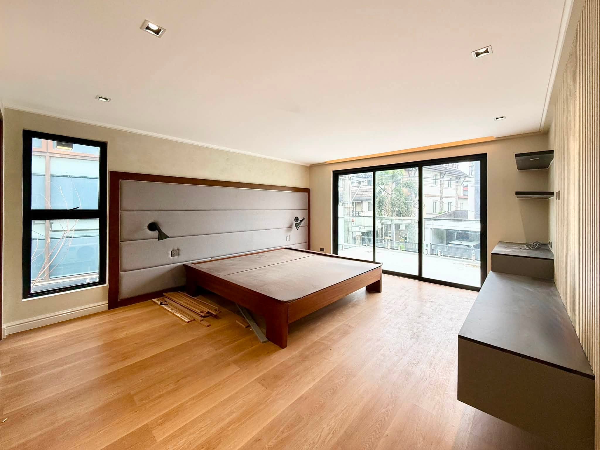 Pristine4-BedroomHouseandLotforSaleinAcropolisVillage,MandaluyongCity-10.jpg
