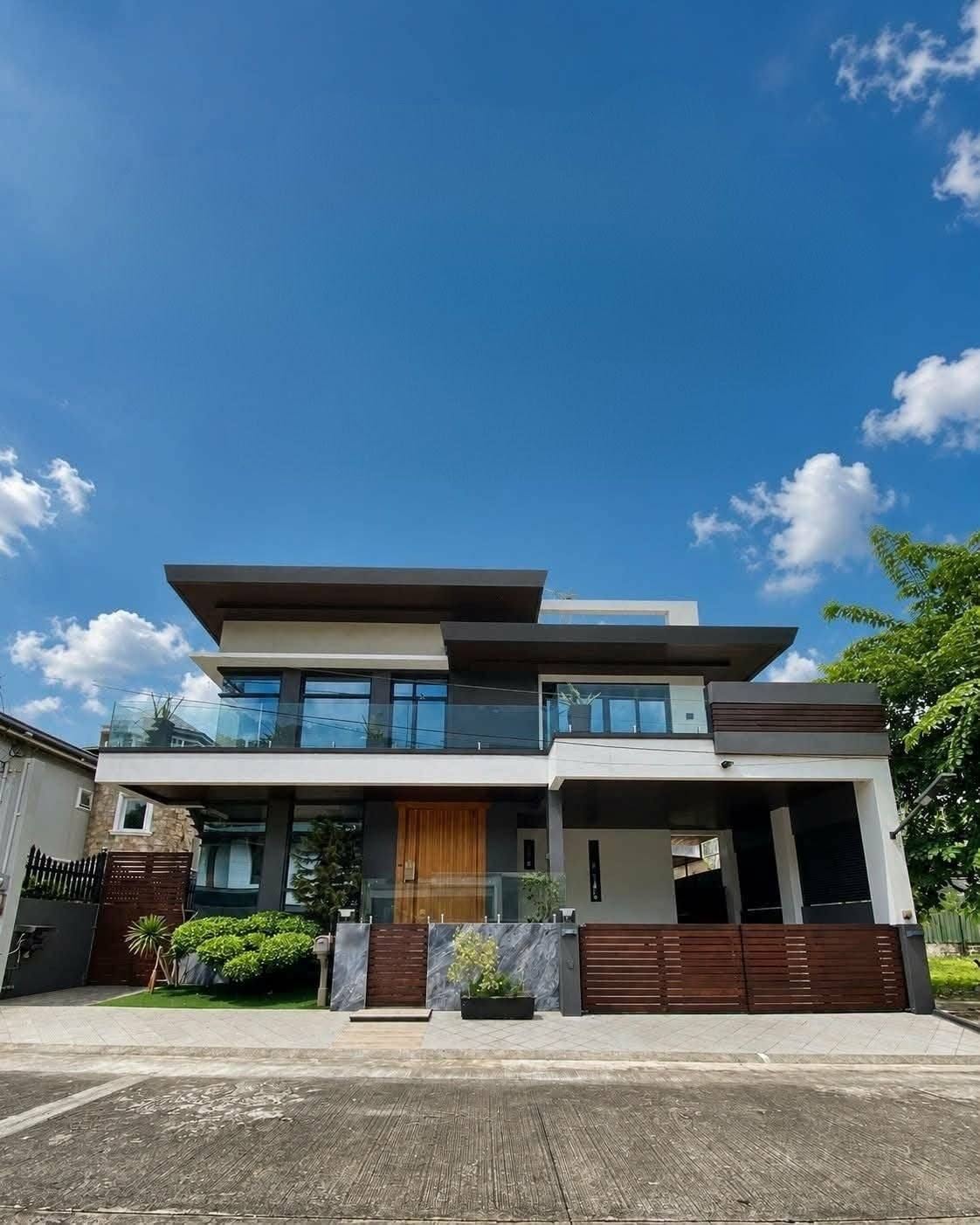 5-BedroomHouseandLotforSaleinDonAntonioRoyaleEstate,Commonwealth,QuezonCity-1.jpg