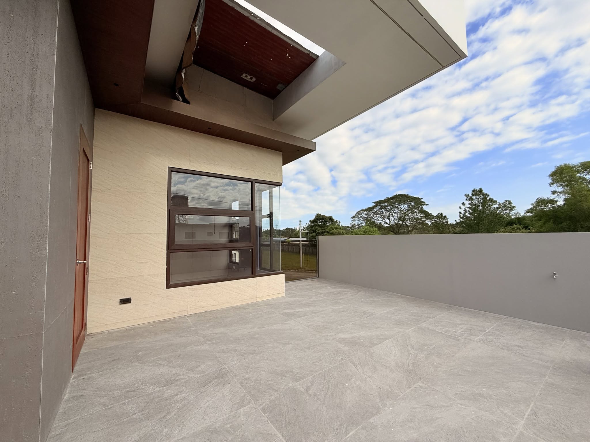 4-BedroomHouseandLotforSaleatTheSonomaResidences,Sta.Rosa,Laguna-4.jpg