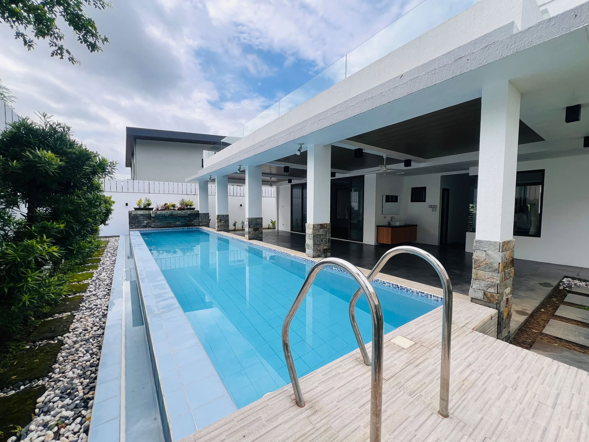 4-BedroomHouseandLotforSaleinCasaMilan,QuezonCity-6.jpg