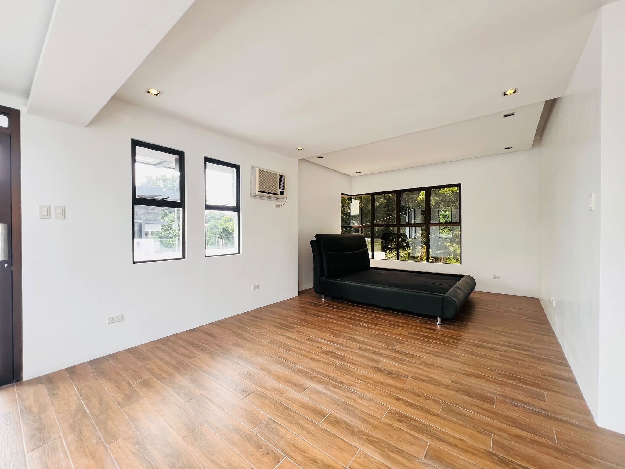 4-BedroomHouseandLotforSaleinCasaMilan,QuezonCity-17.jpg