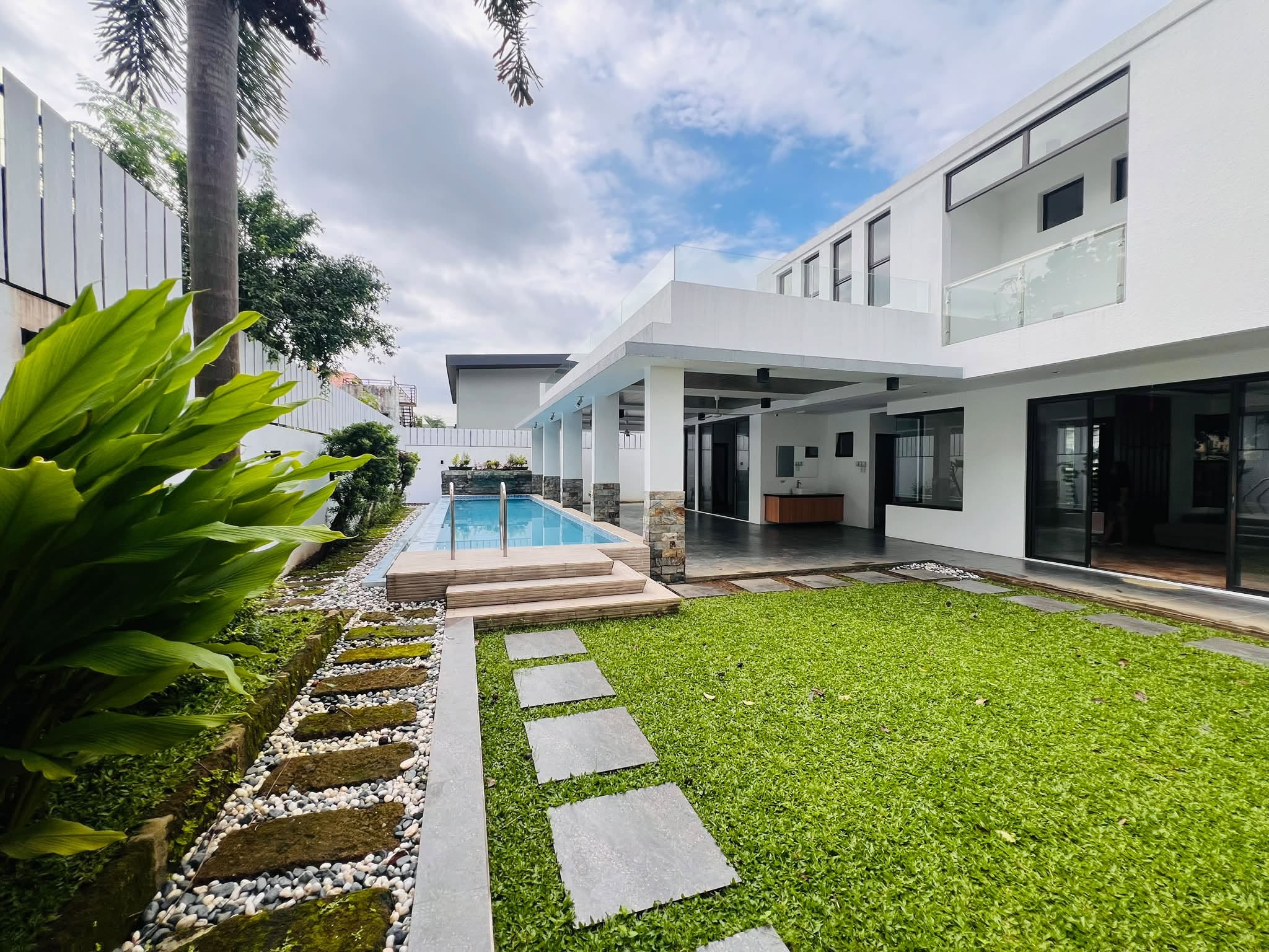 4-BedroomHouseandLotforSaleinCasaMilan,QuezonCity-8.jpg