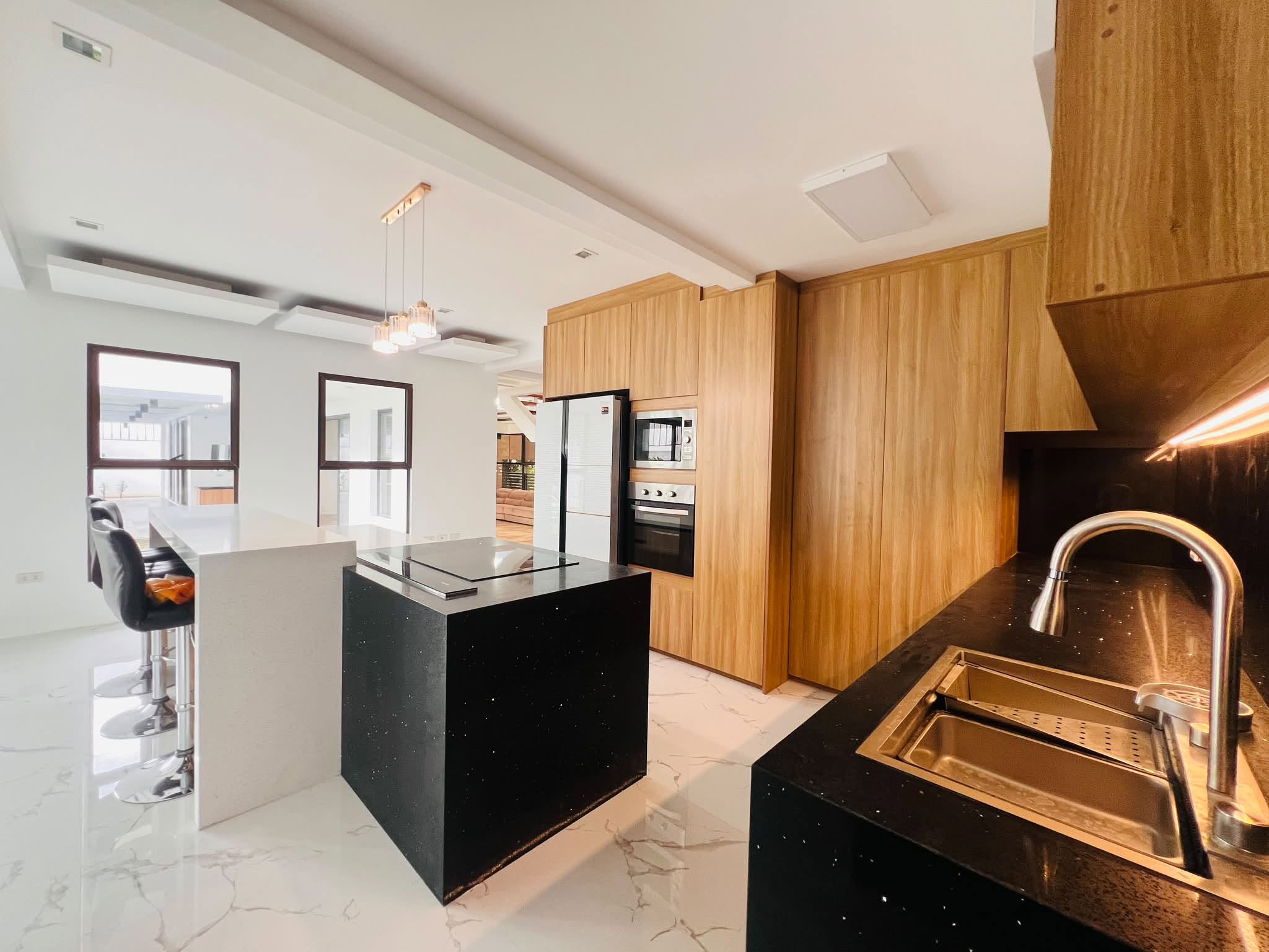 4-BedroomHouseandLotforSaleinCasaMilan,QuezonCity-16.jpg