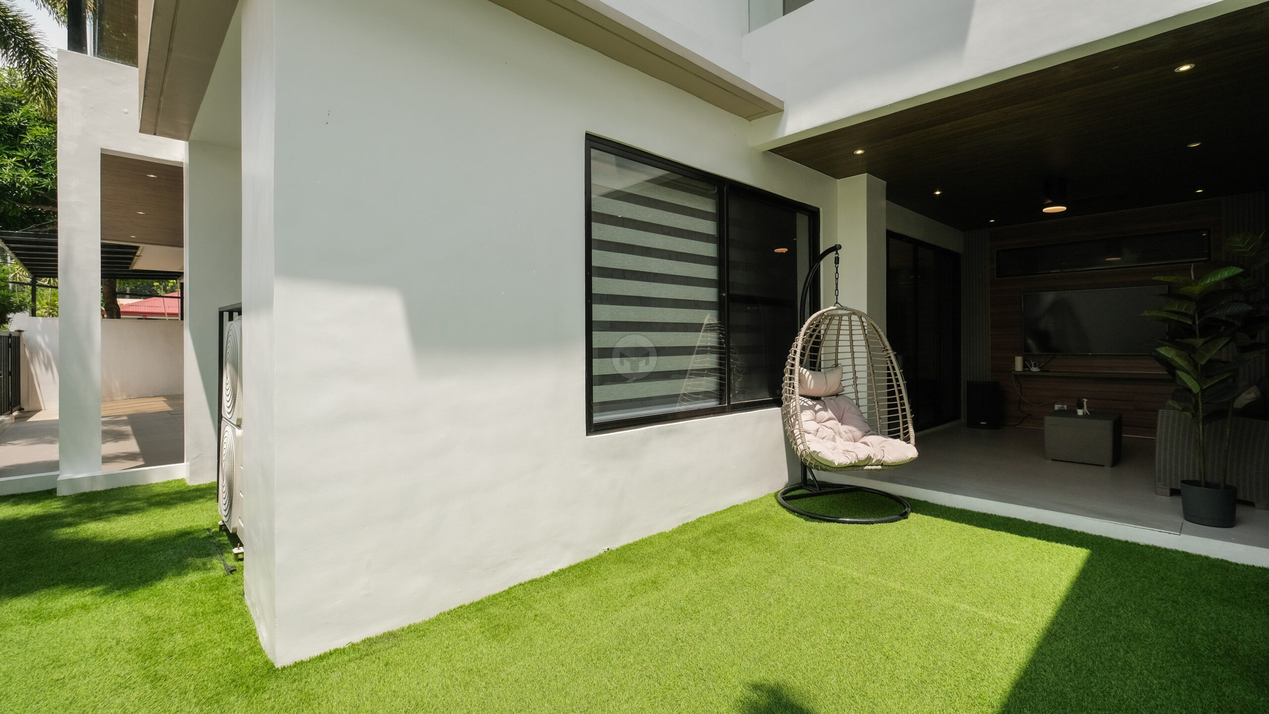 6-BedroomHouseandLotforSaleinBFHomes,Parañaque-4.jpg