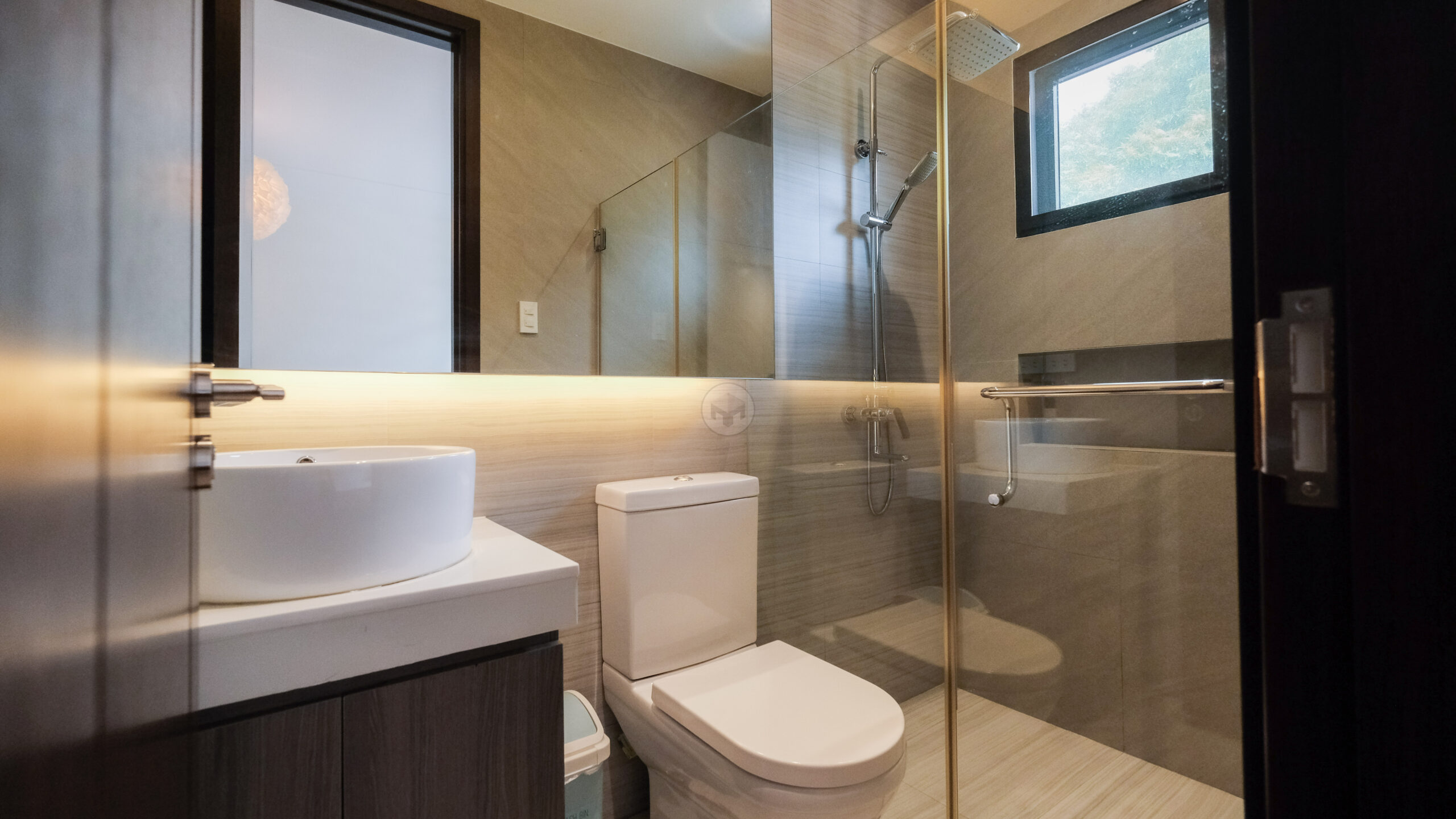 6-BedroomHouseandLotforSaleinBFHomes,Parañaque-14.jpg
