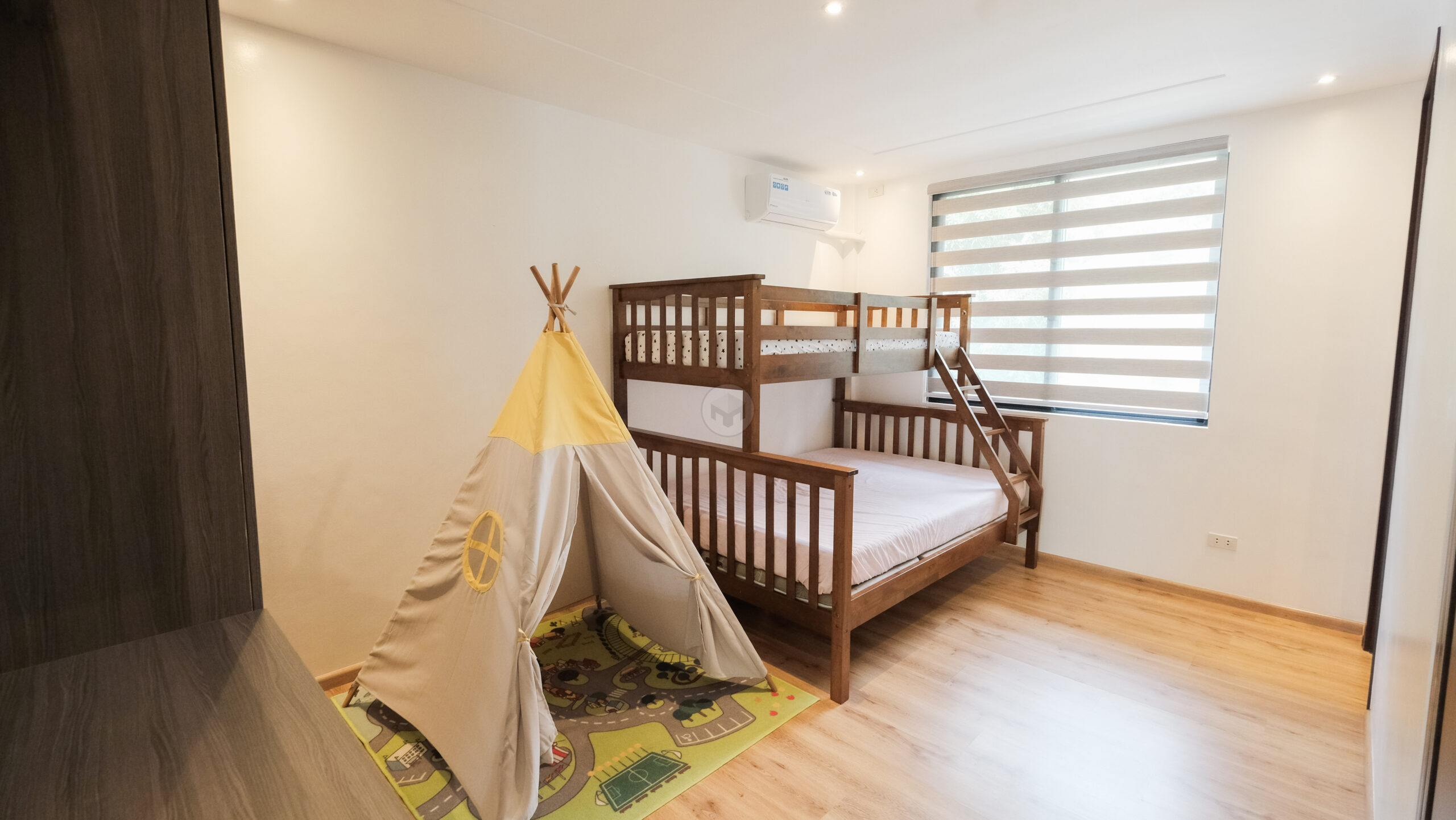 6-BedroomHouseandLotforSaleinBFHomes,Parañaque-13.jpg
