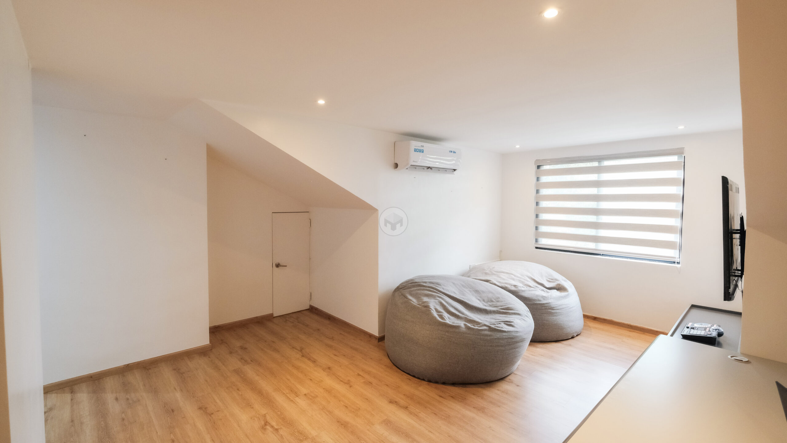 6-BedroomHouseandLotforSaleinBFHomes,Parañaque-16.jpg