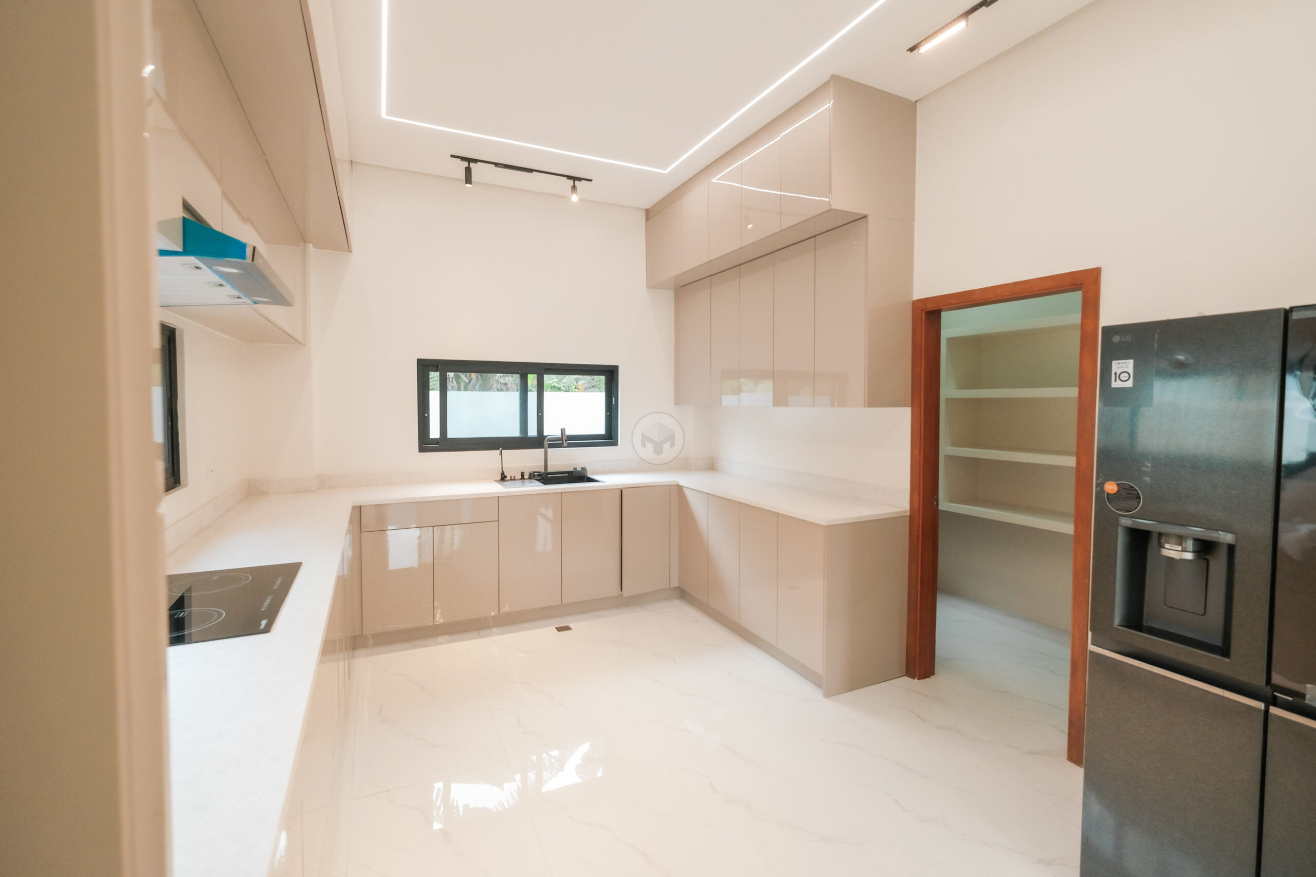 Splendid4-BedroomHouseandLotforSaleinNorthFairview,QuezonCity-6.jpg